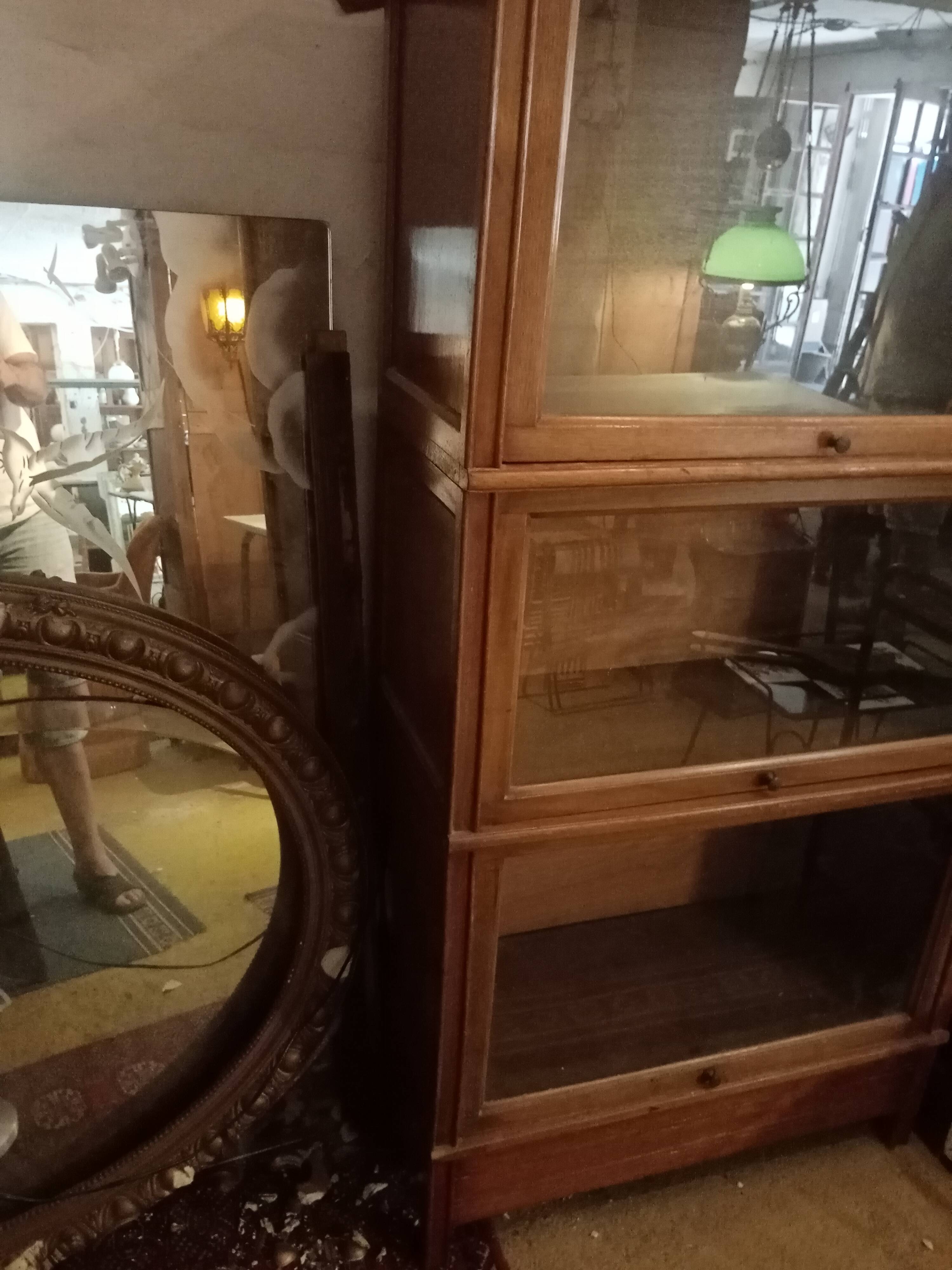 MD 3 glass box bookcase