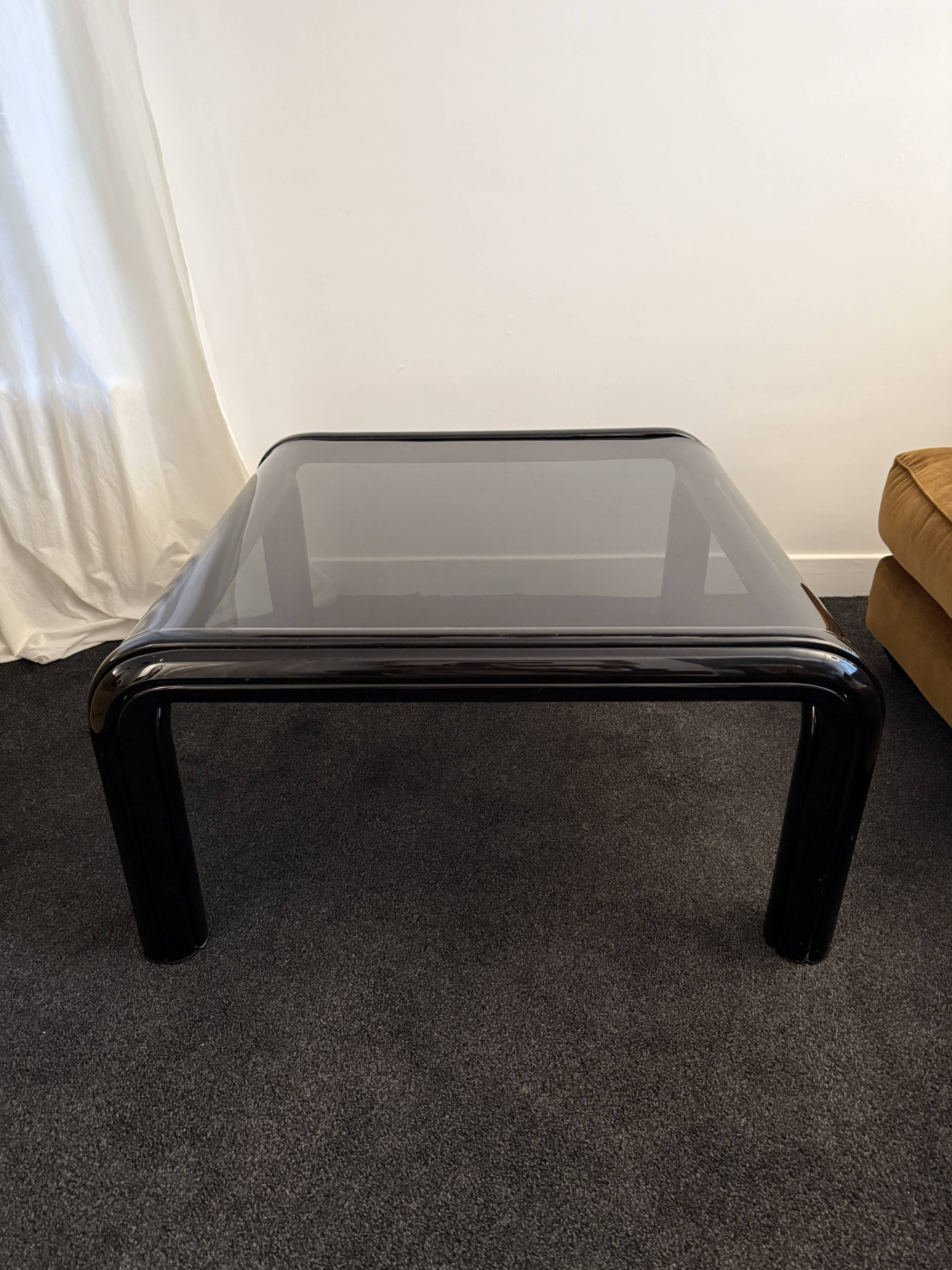 Orsay coffee table – Gae Aulenti – 1970s