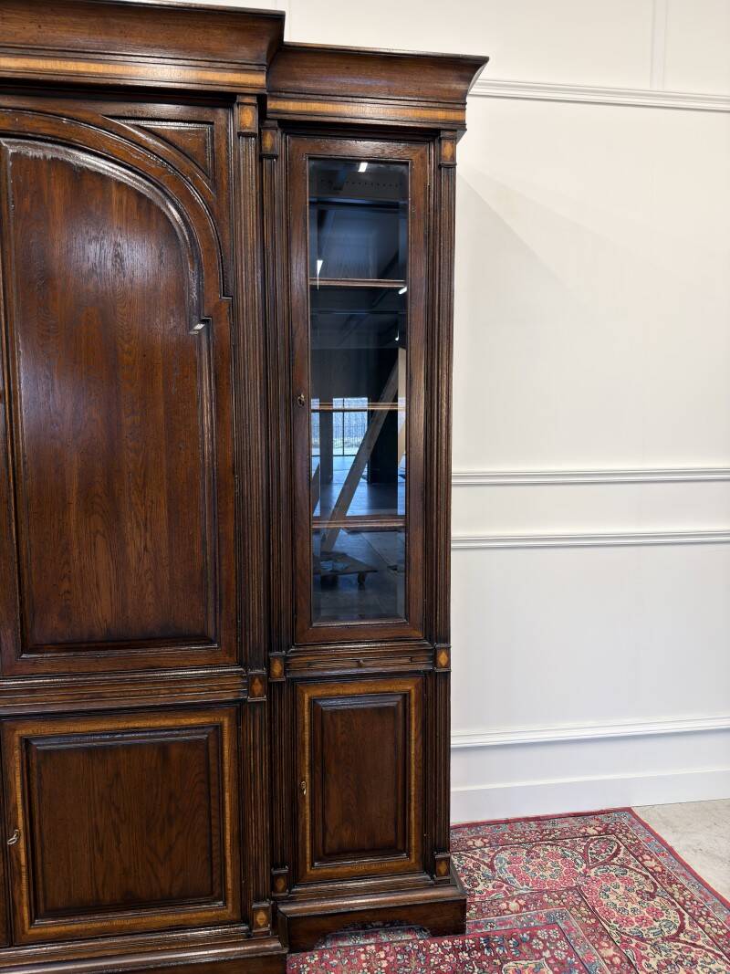 Classic English Royal Antique Collection Bookcase