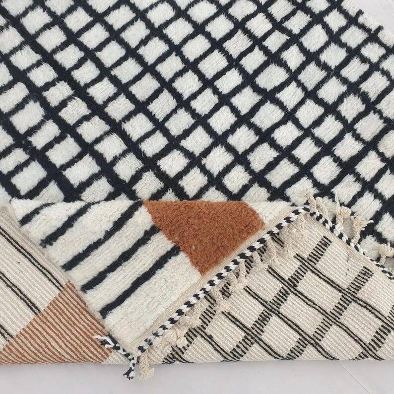 Berber rug in pure wool size 150 x 250 cm
