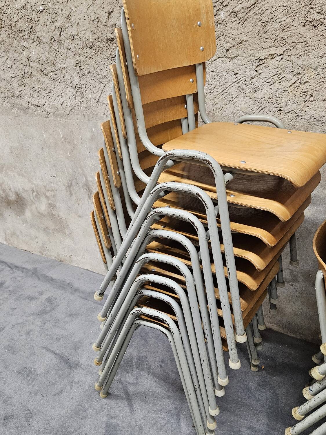 Lot of 18 vintage stackable bistro chairs 1970