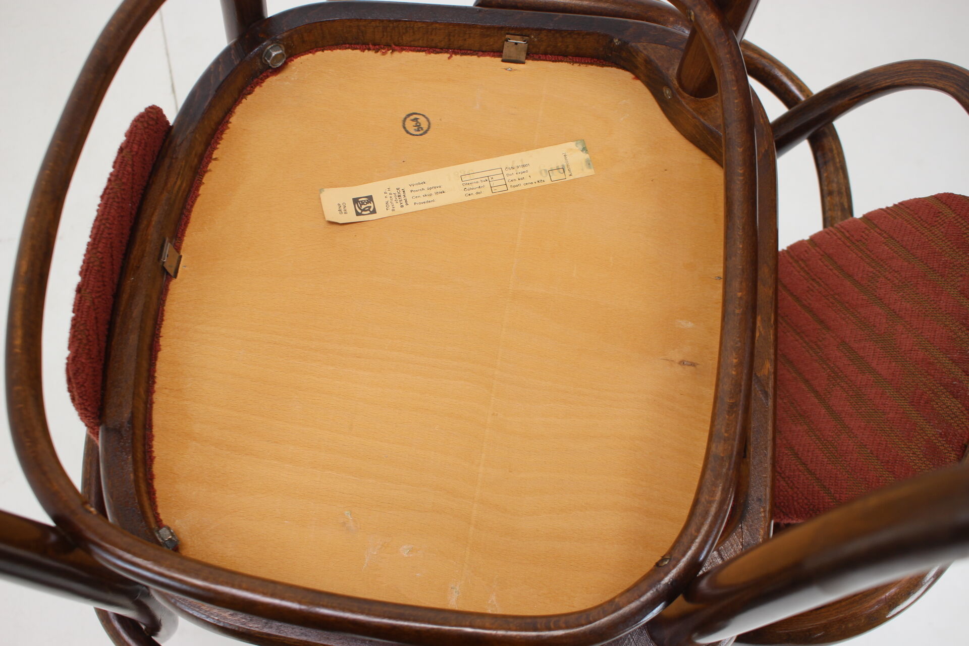Set of two bentwood chairs, ton 1989