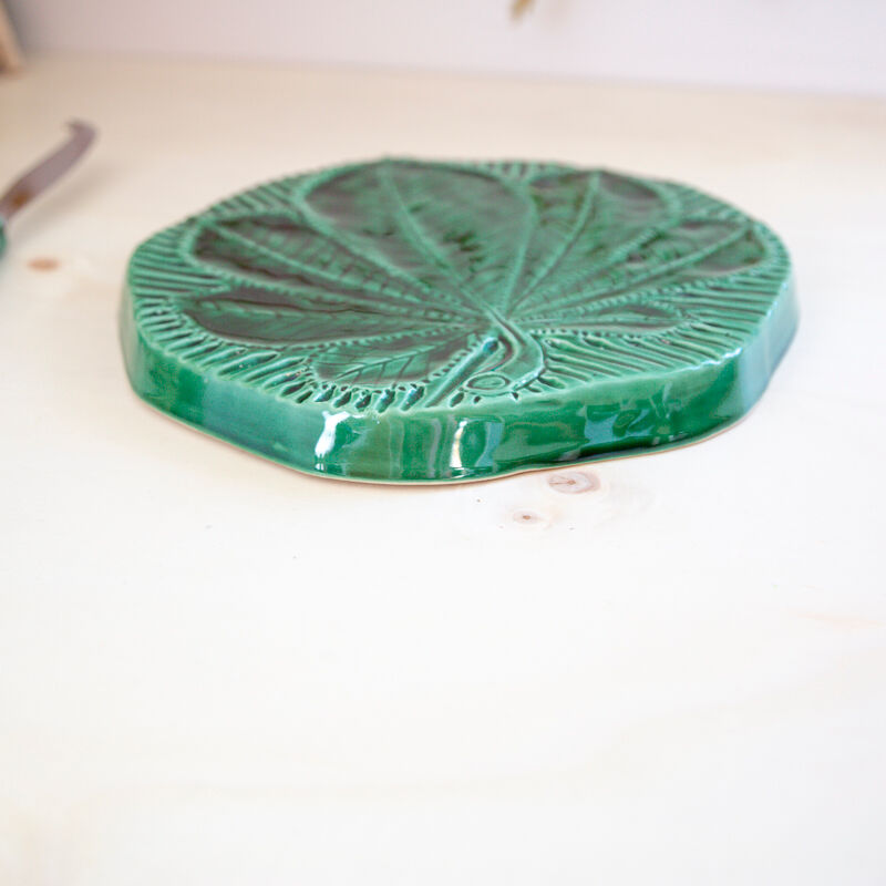 Cheese platter and its art deco green knife