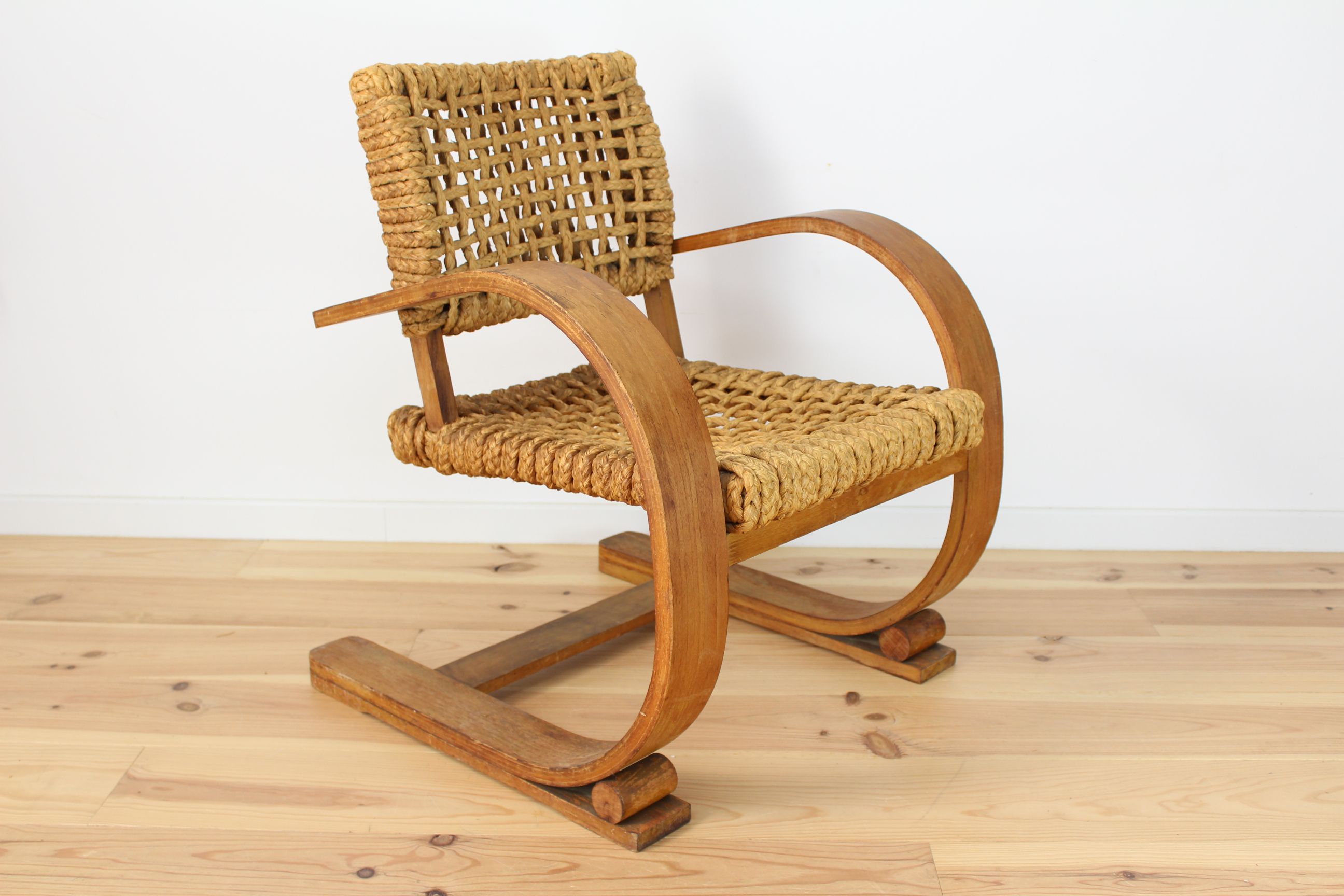 Armchair for Vibo Vesoul in wood and rope