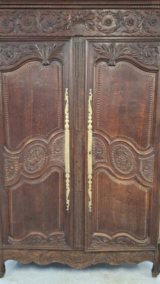 Large Norman wedding wardrobe from the 19th century.