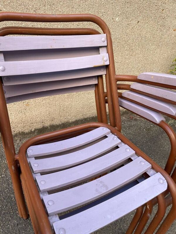 4 Chaises style tolix vintage -en métal et bois. 1950s. Vintage français. - jolie patine - intérieur ou extérieur couvert - peinture