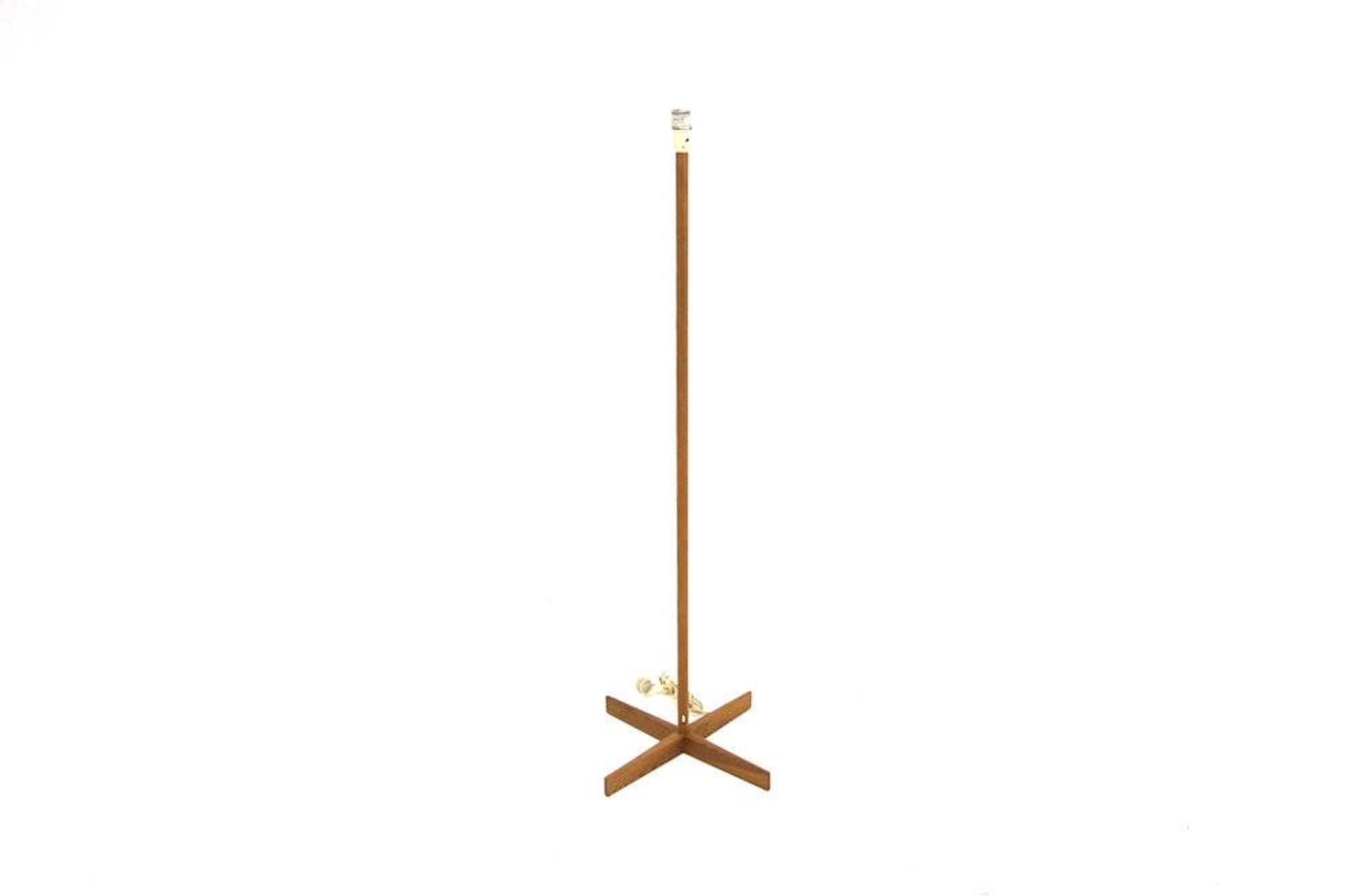 Scandinavian pine floor lamp, Sweden, 1960