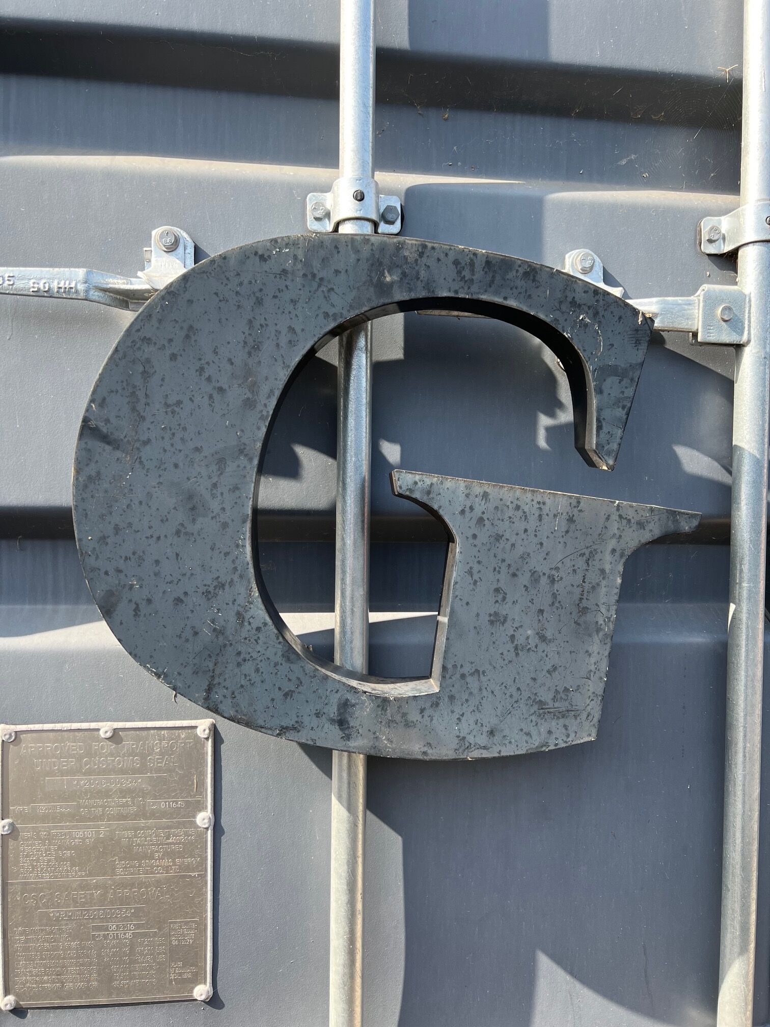 Letter g in galvanized metal height 45 cm