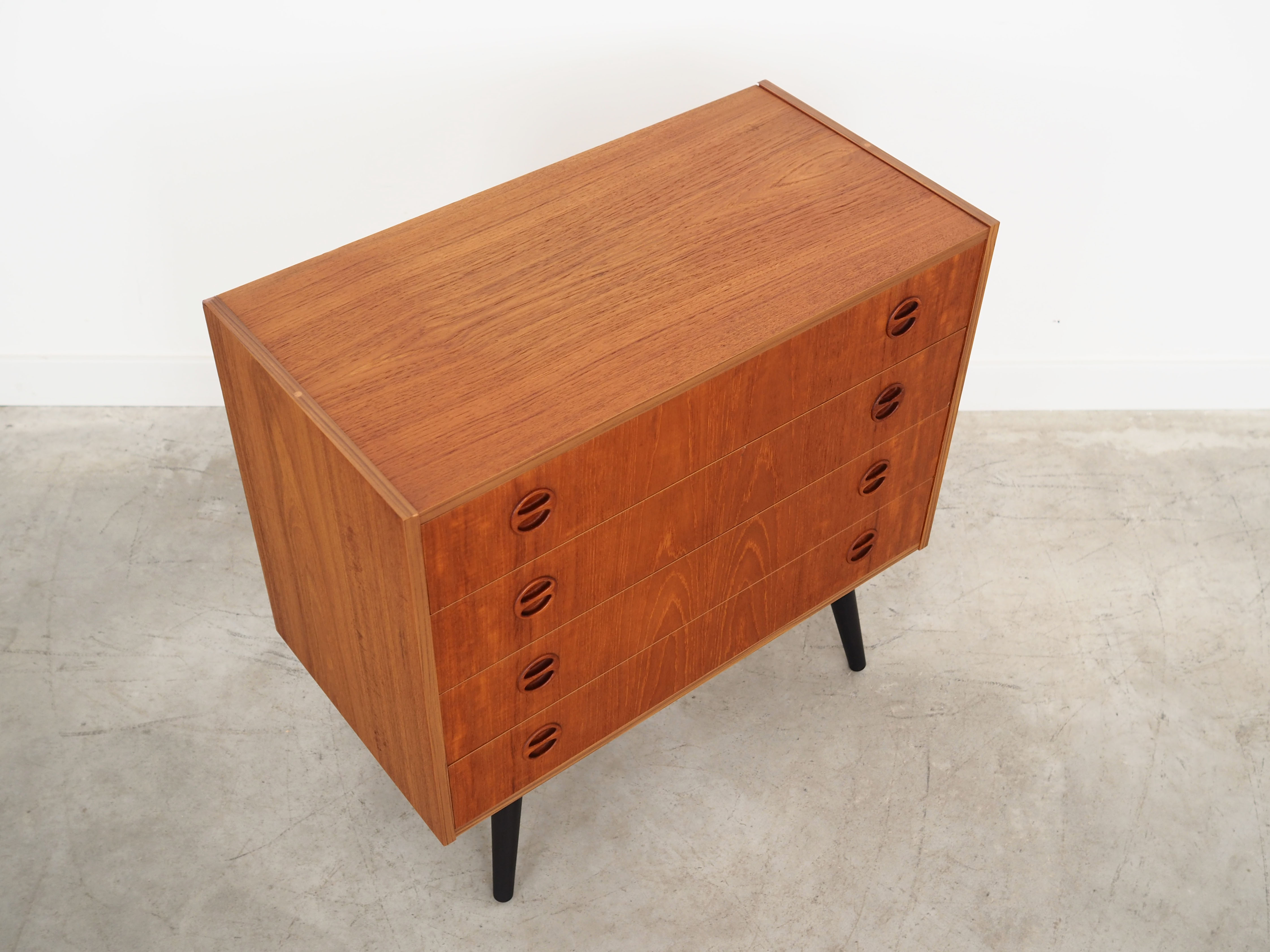 Commode en teck, design danois, années 1970, production: Danemark