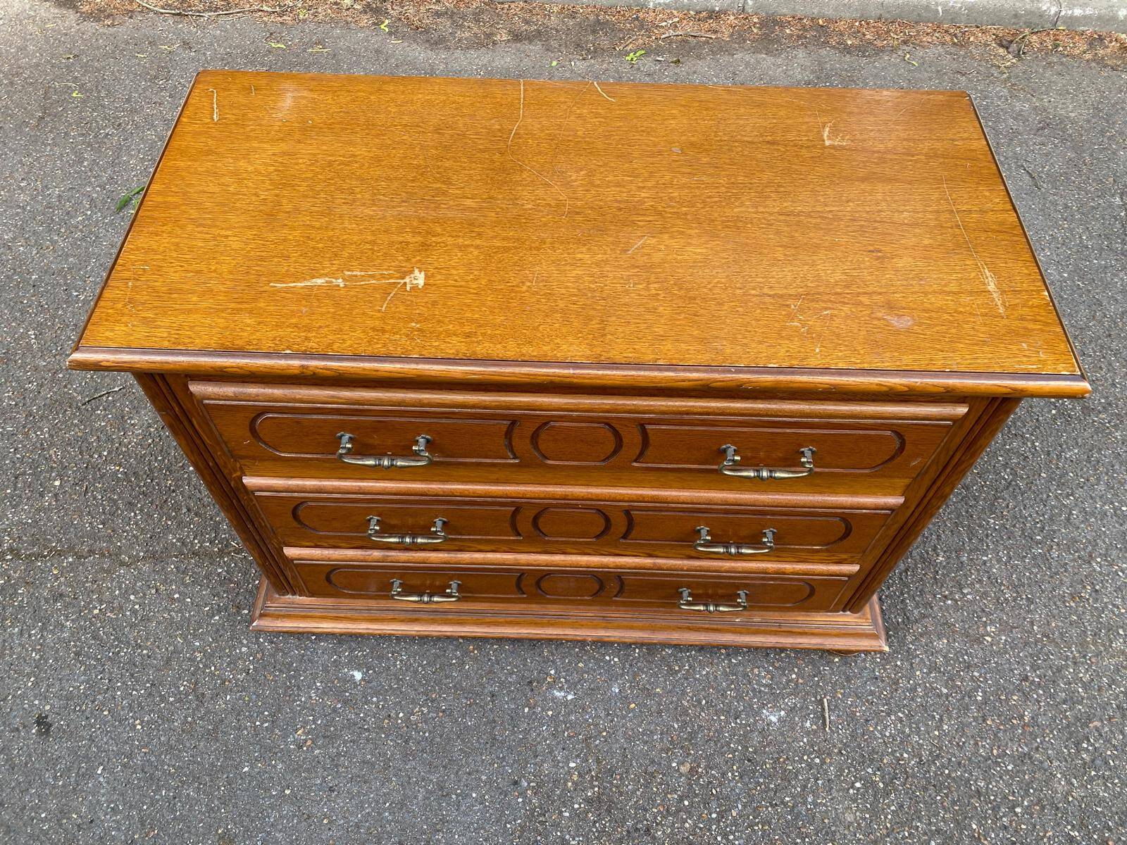 English solid wood chest of drawers with 3 drawers