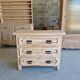 Commode ancienne en bois massif – rénovée