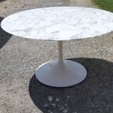 Table Tulip by& Eero Saarinen marble Calacatta, Knoll