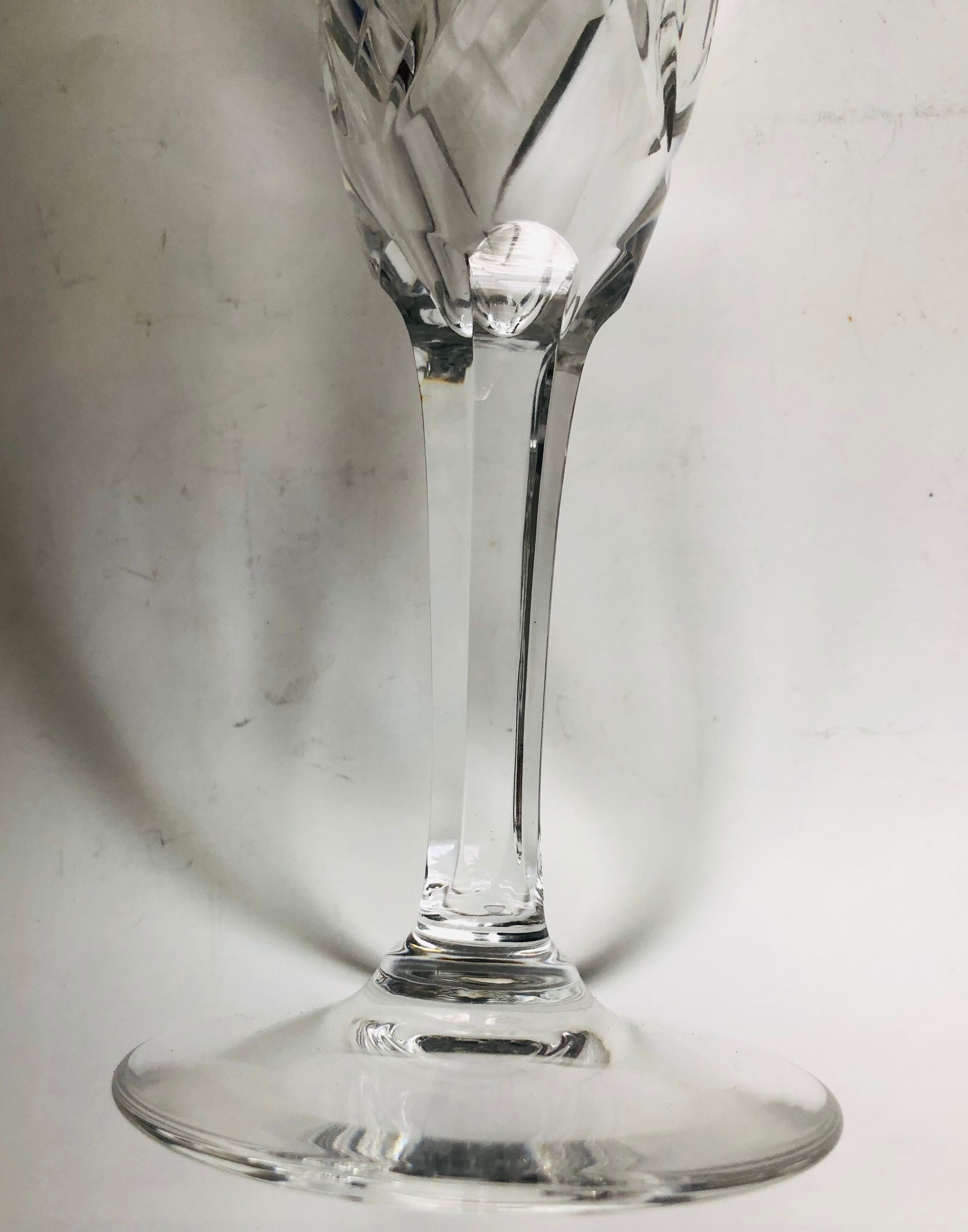 6 Champagne flutes in cut crystal of Saint Louis chantilly model
