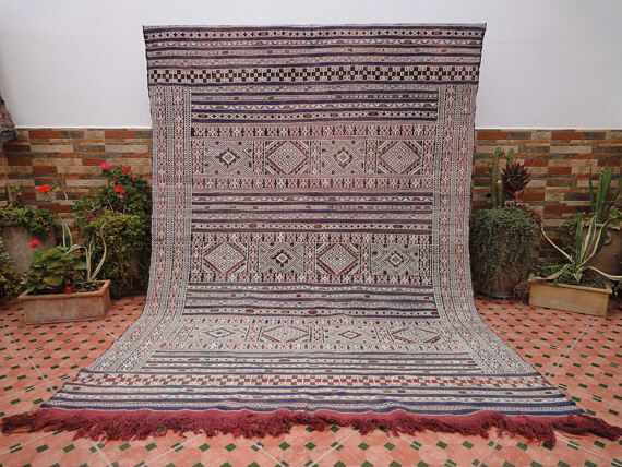 Carpet kilim 275 x 193 cm