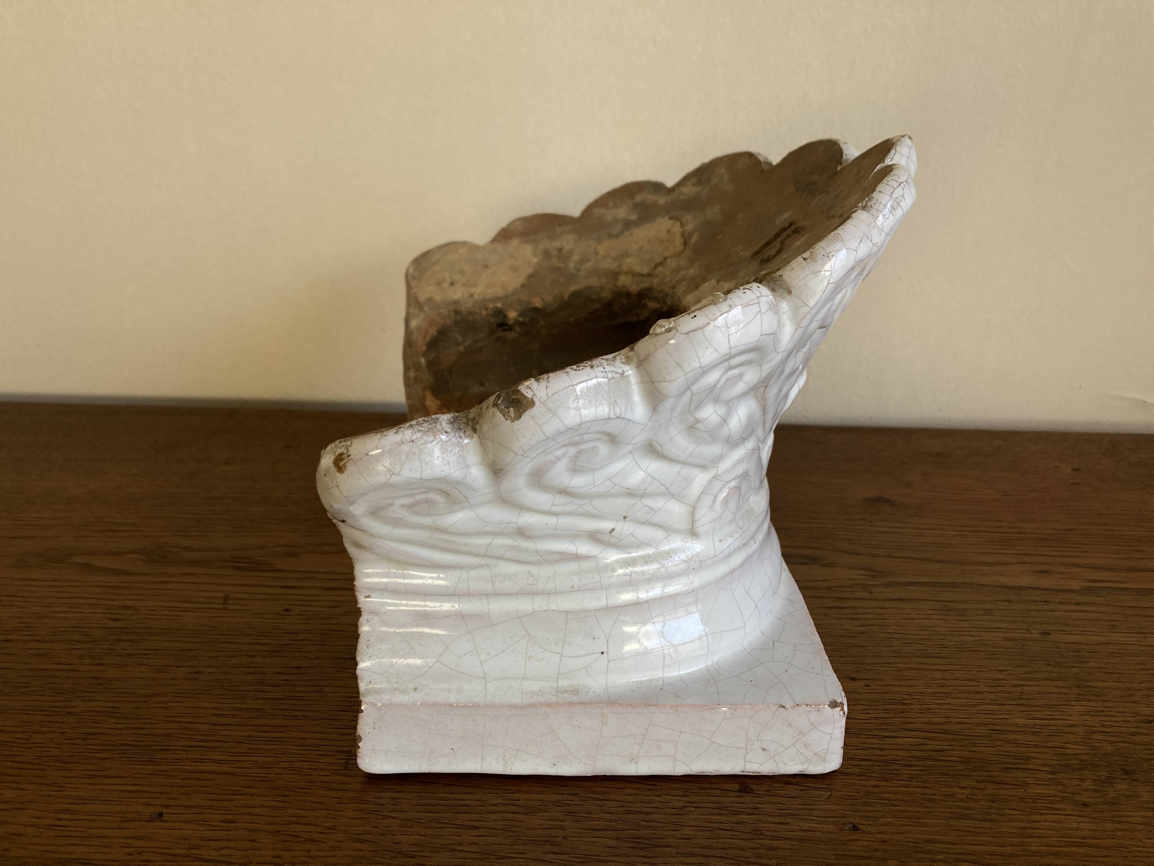 Neoclassical cachepot, mid-19th century, acanthus leaves, terracotta capital