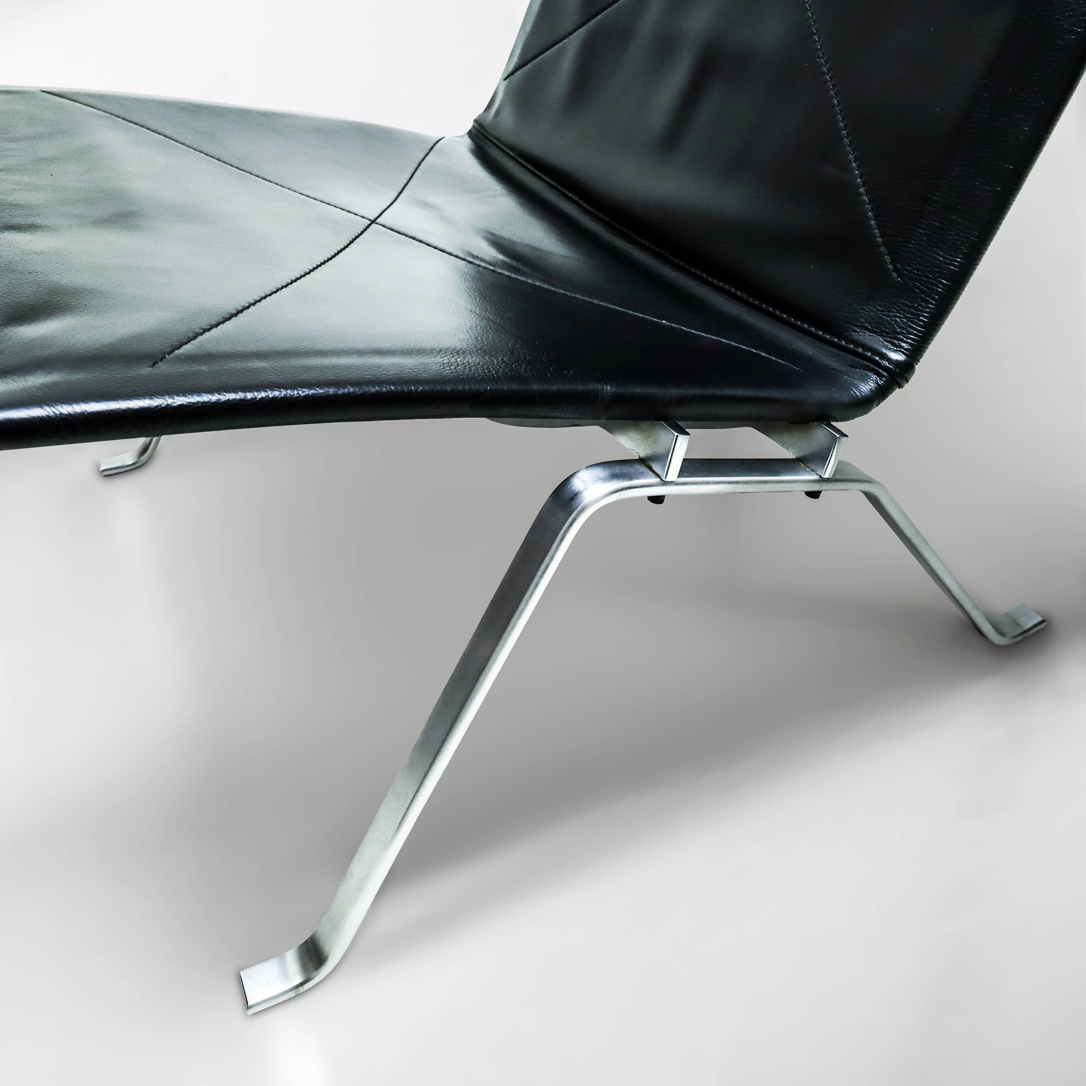 Black Leather Vintage Poul Kjaerholm PK22s for E. Kold Christensen 1960s