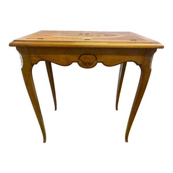 Table de style Louis XV en merisier