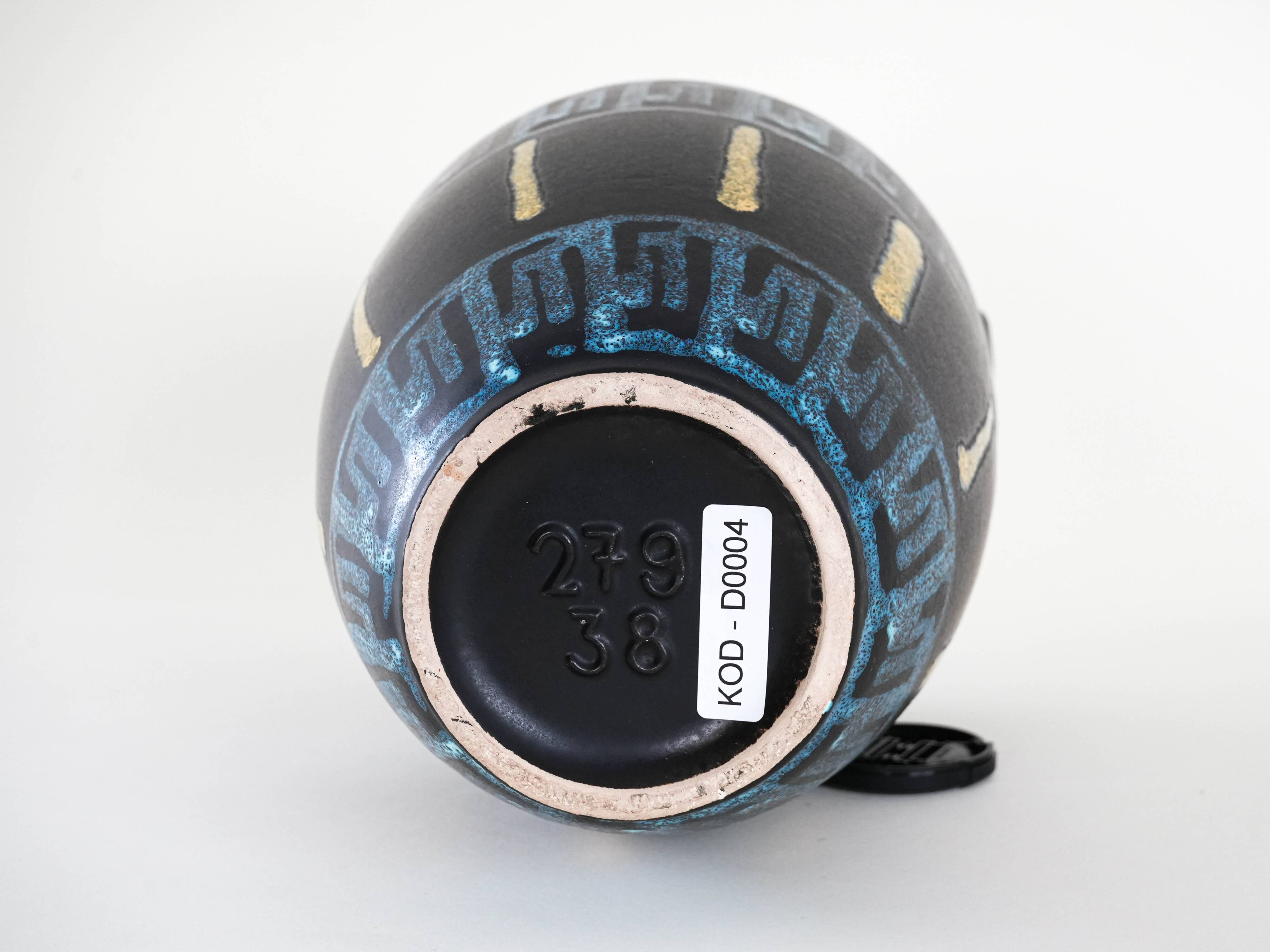 Ceramic vase, German design, 1980s, manufacturer: West Germany