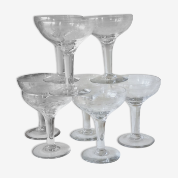 Set of 8 champagne glasses in chiseled blown glass