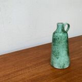 Minimalist ceramic vase carafe from the East German studio GDR by Kerstin and Ralf Unterstab for Kunsttöpferei Unterstab KTU, 1960s.