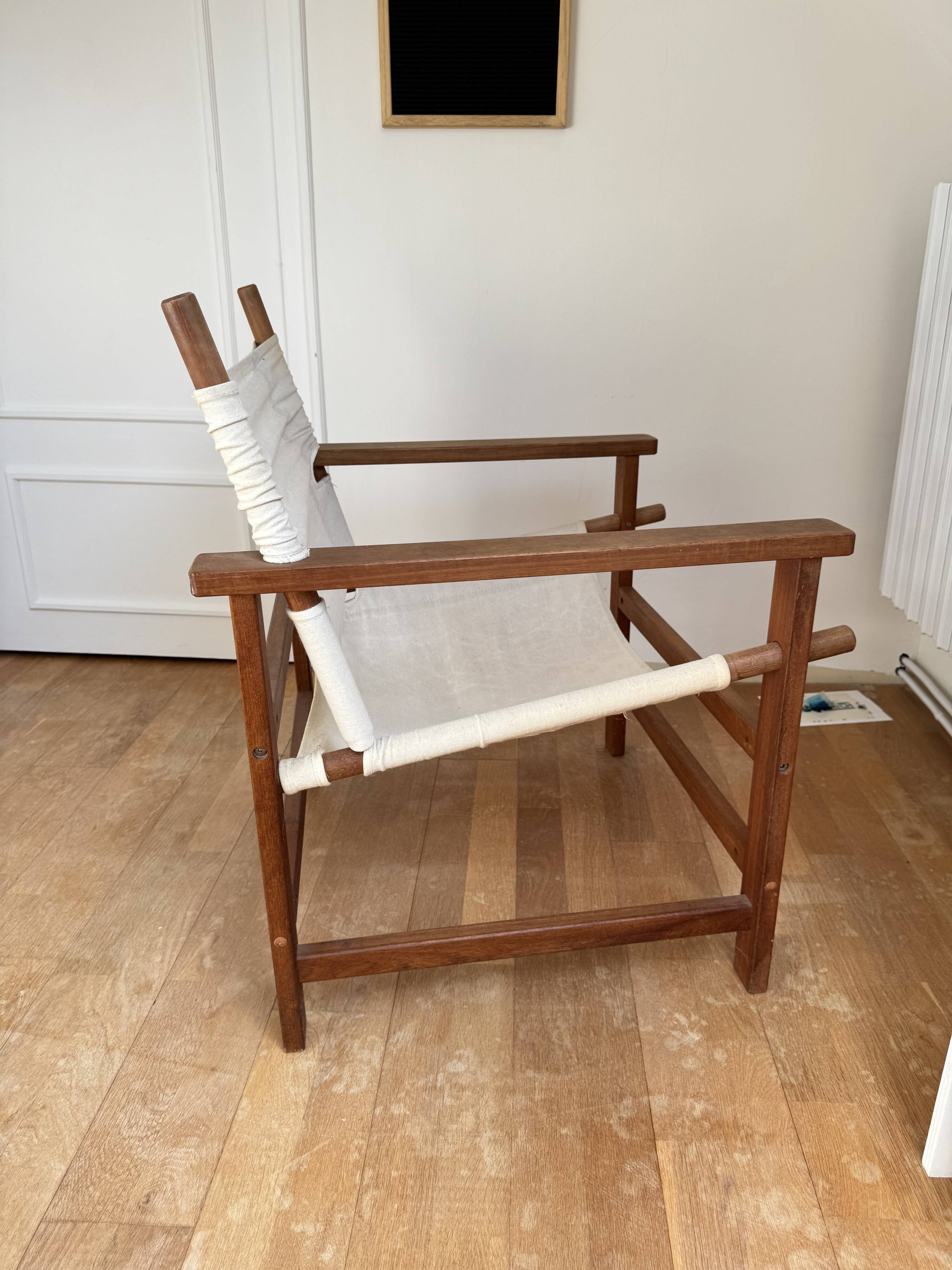 Safari armchair in wood and beige fabric