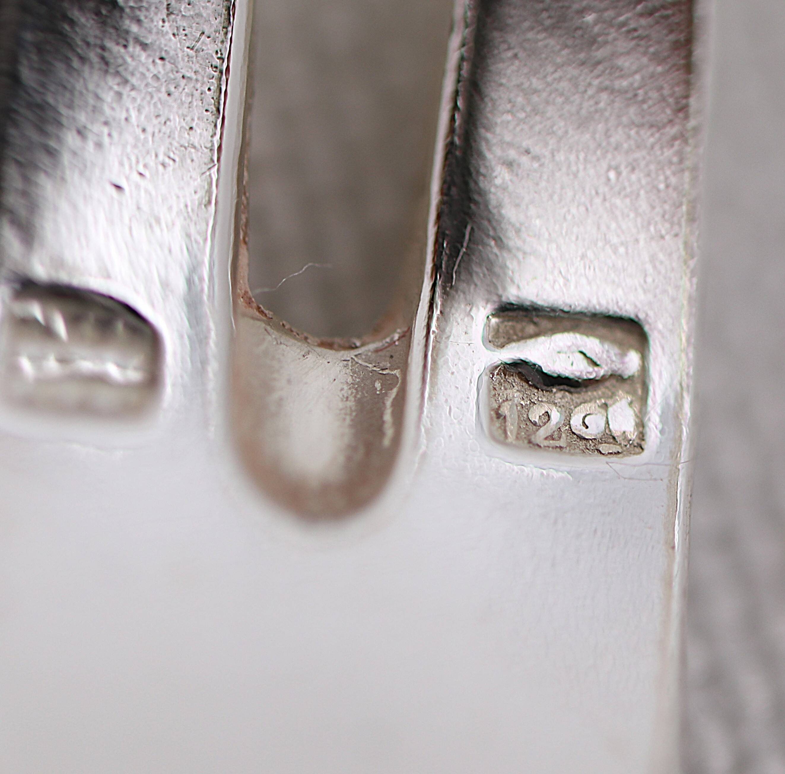 Sfam Empire Without Restraint, 12 snail forks, seafood in silver-plated metal.