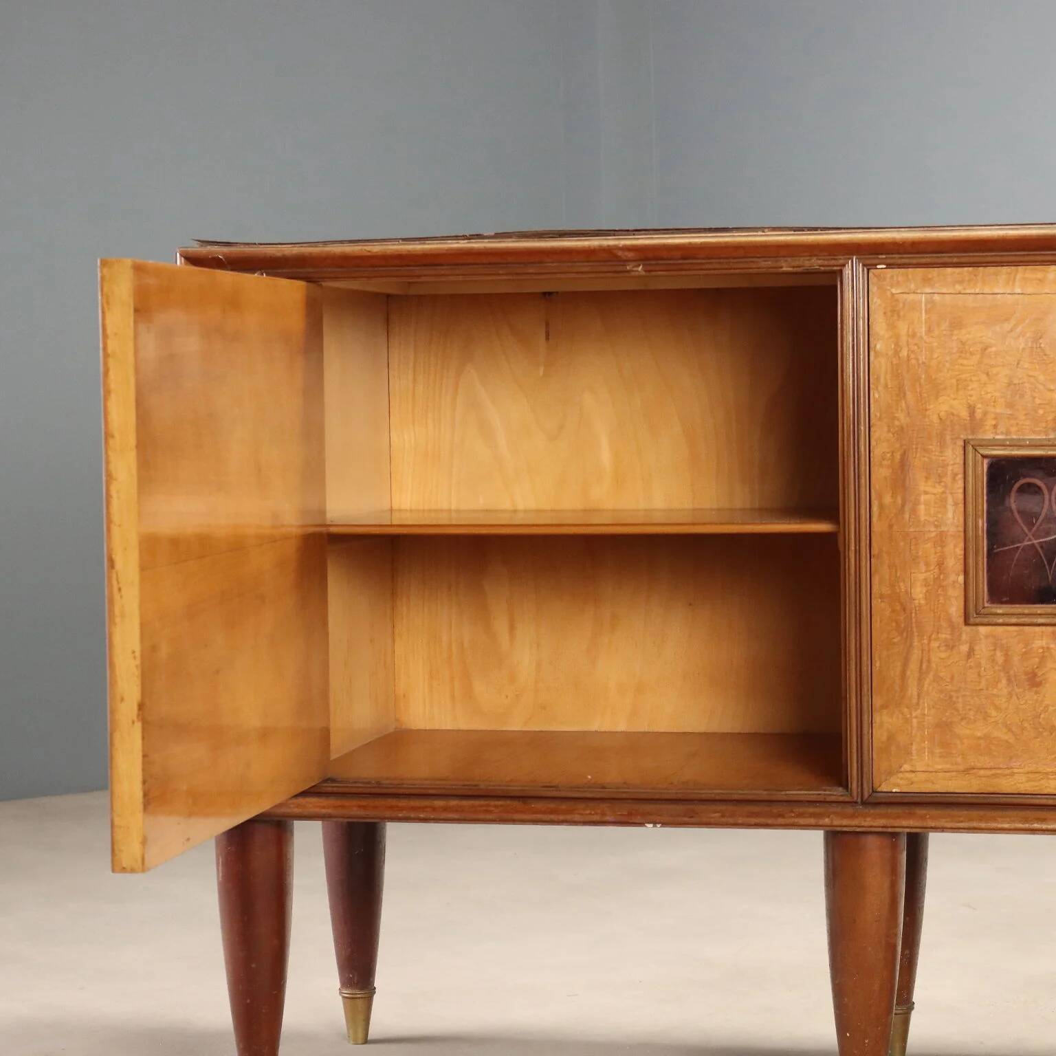 Buffet en loupe de bois des années 1950