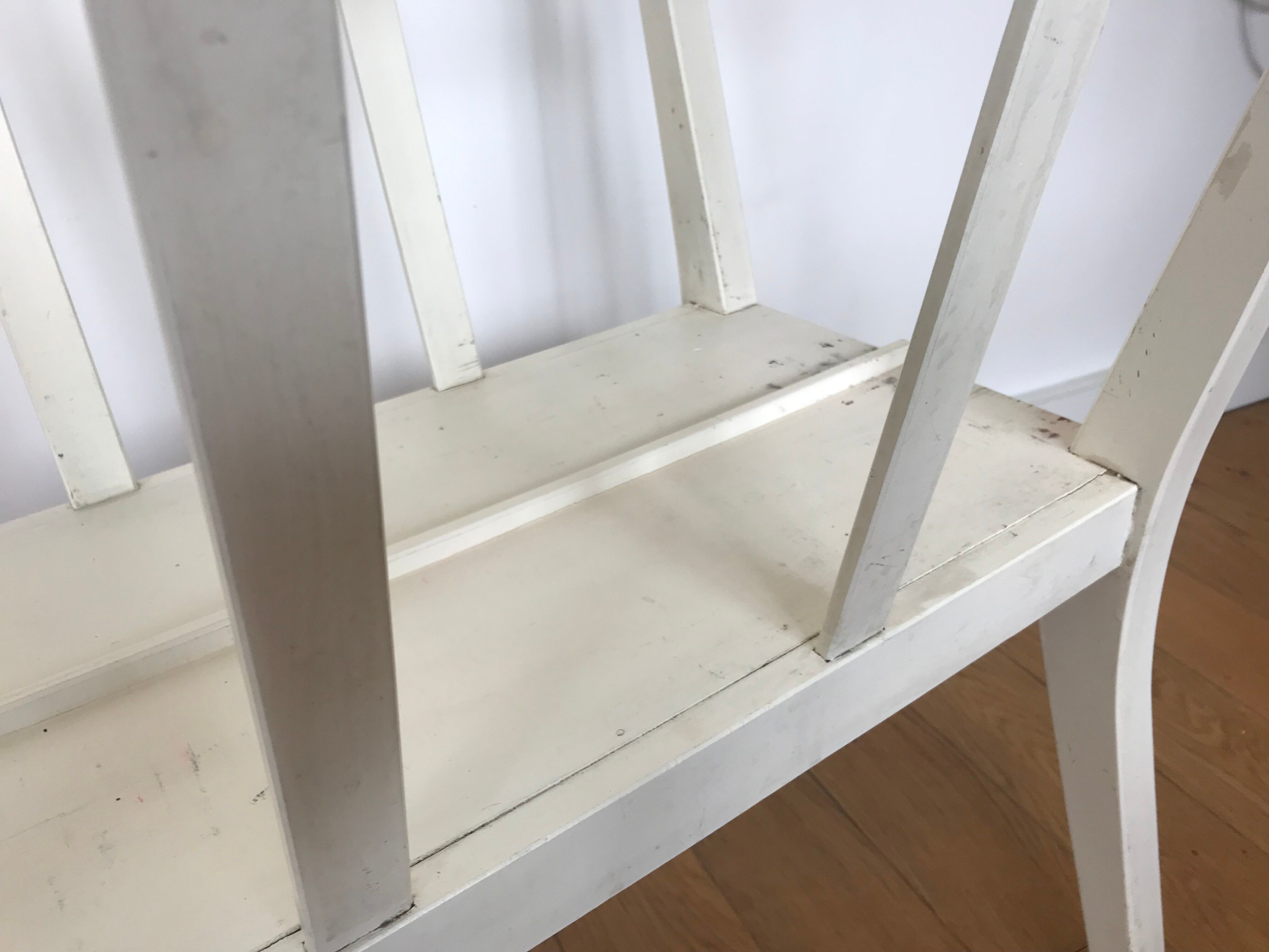 Cardboard door with wooden drawings