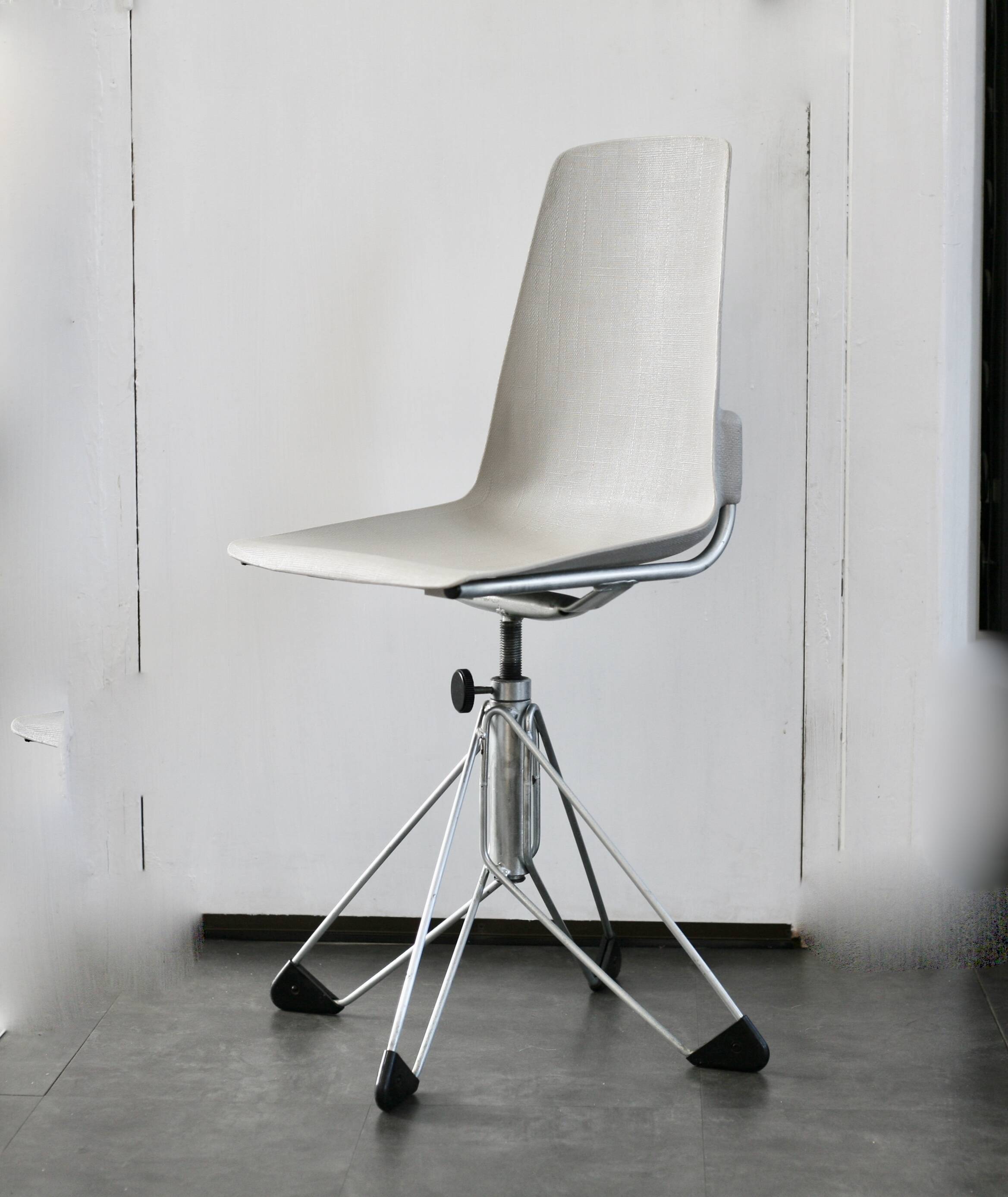 "Space Age" swivel chair, France, 1960s