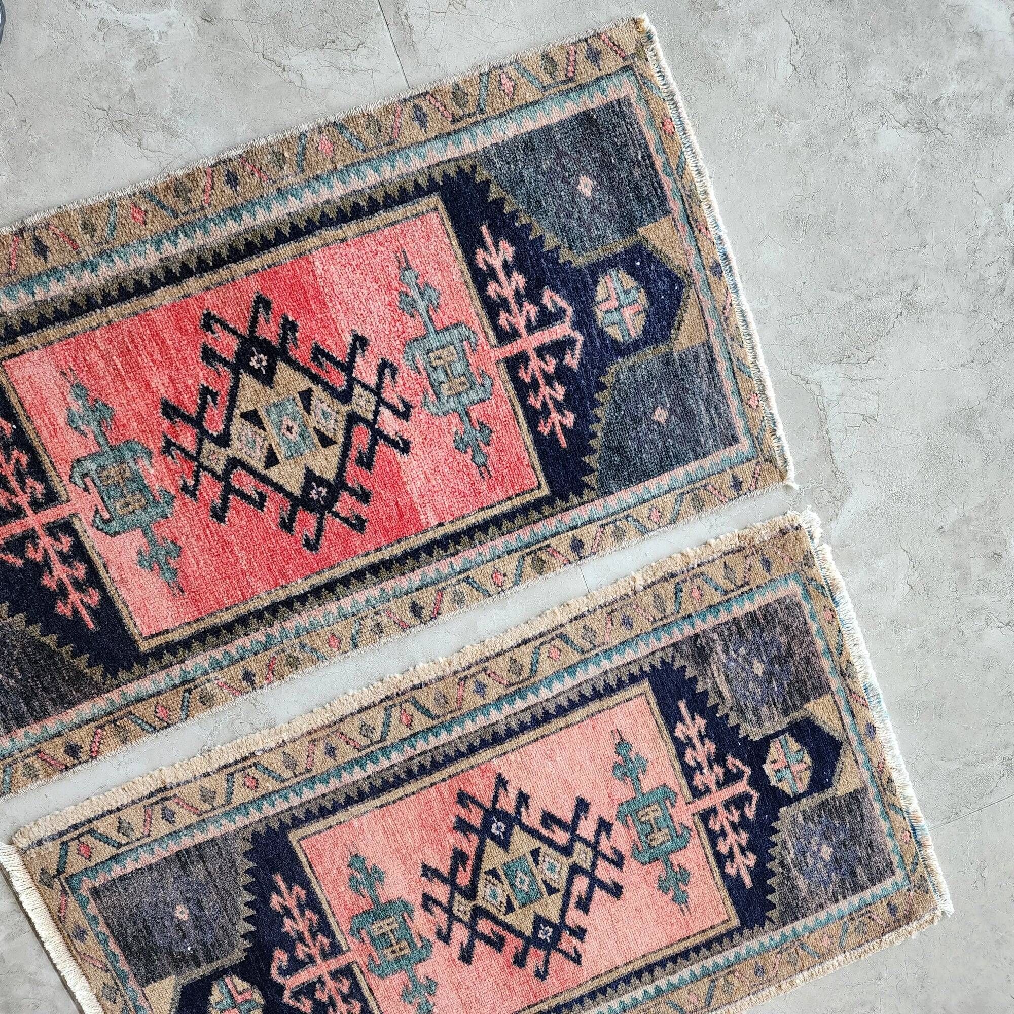 Set of 2 vintage handmade Turkish rugs 45x86 cm