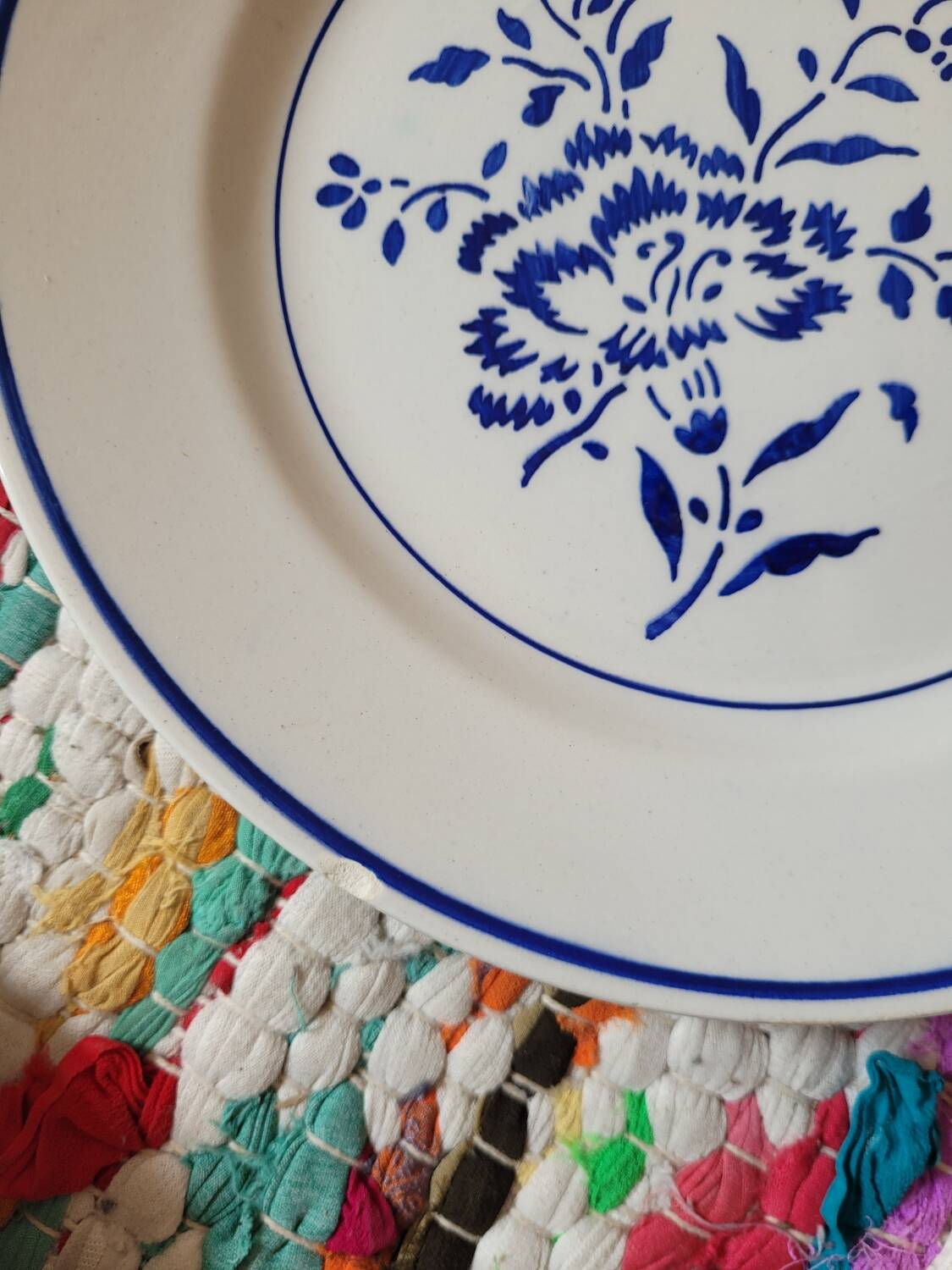 Set of 5 K&G Luneville Oeillet flat plates