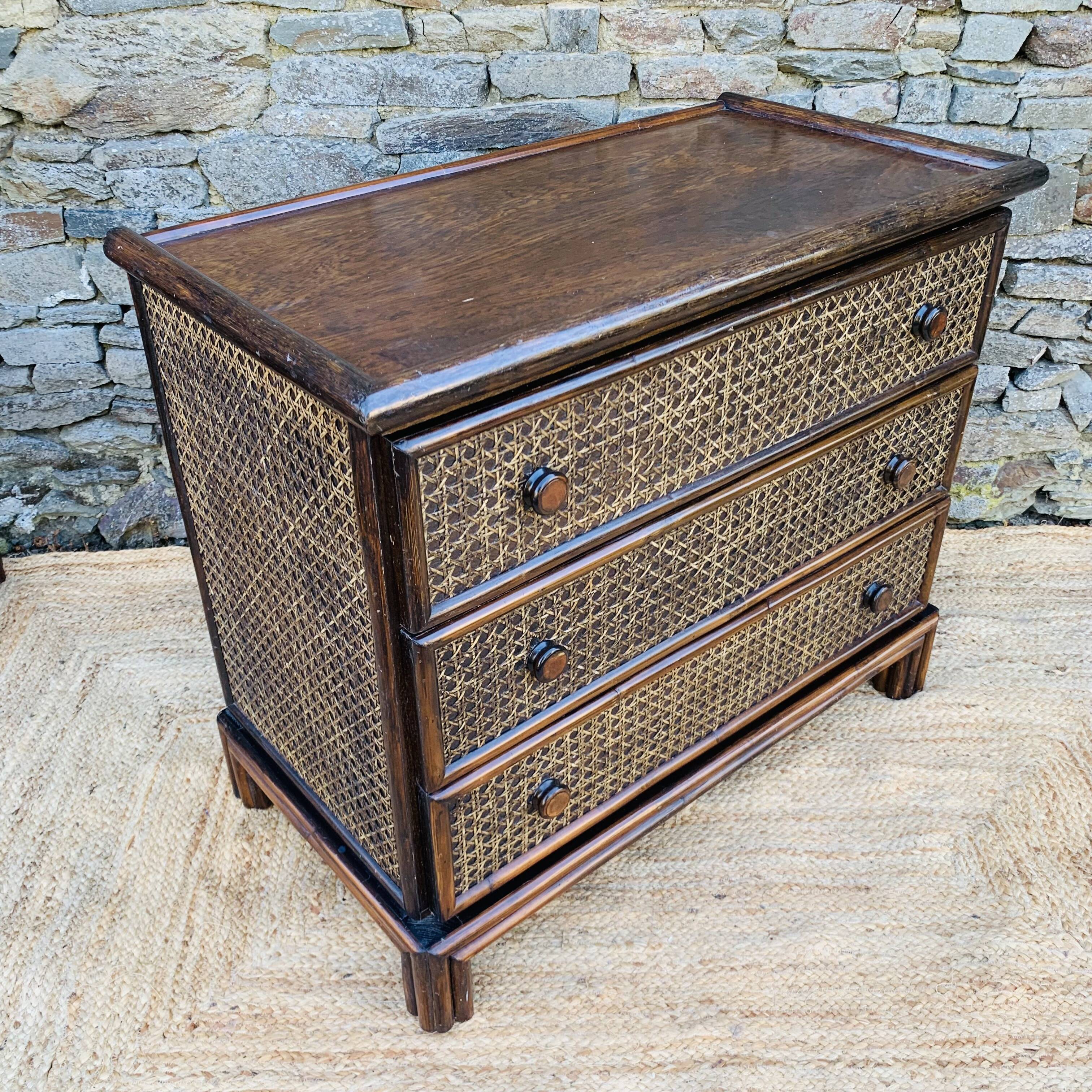Vintage chest of drawers
