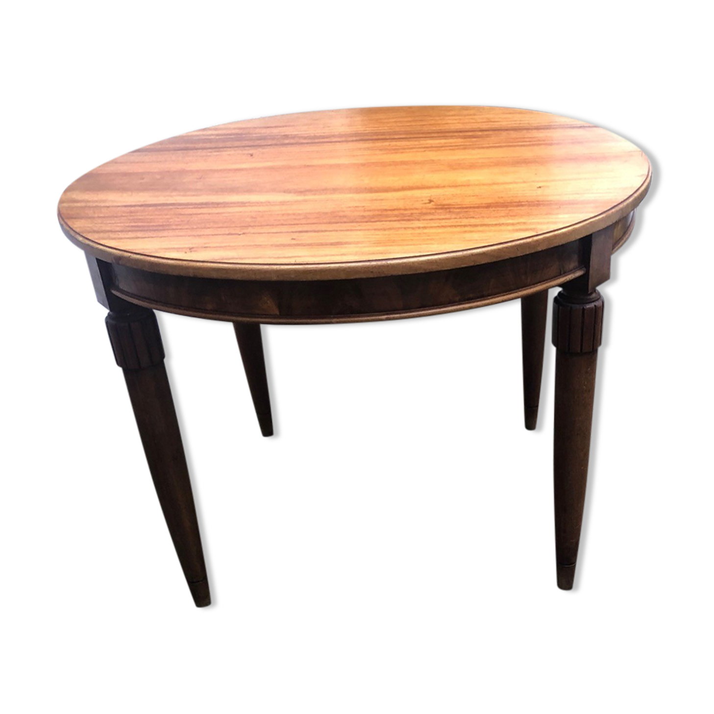 Extendable oval dining table in solid wood