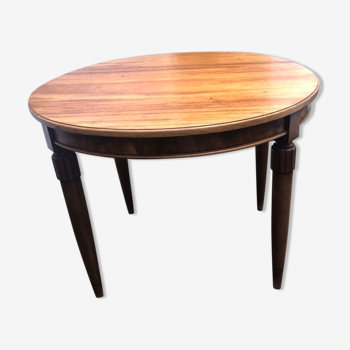 Extendable oval dining table in solid wood