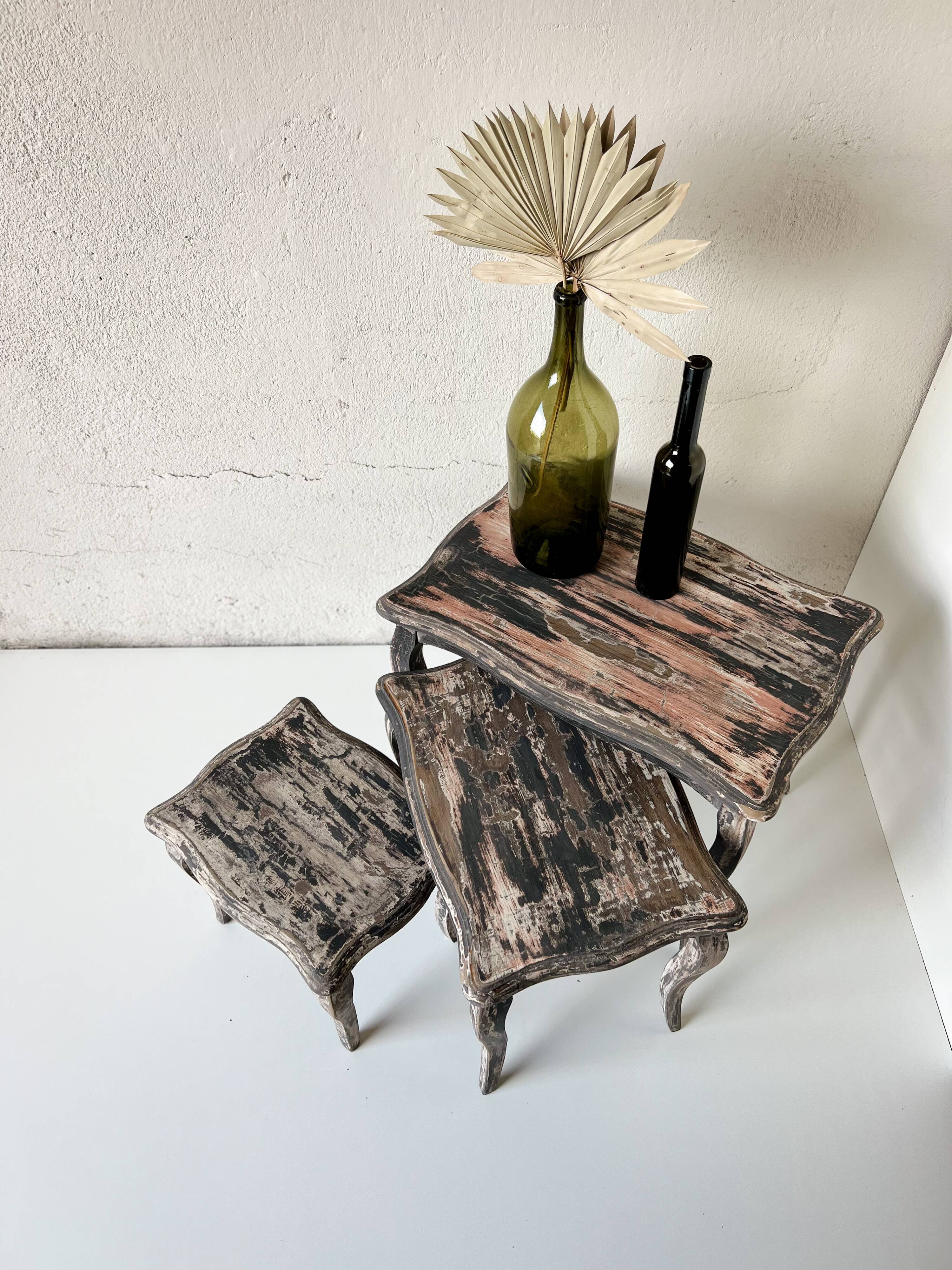 Table gigogne patinée