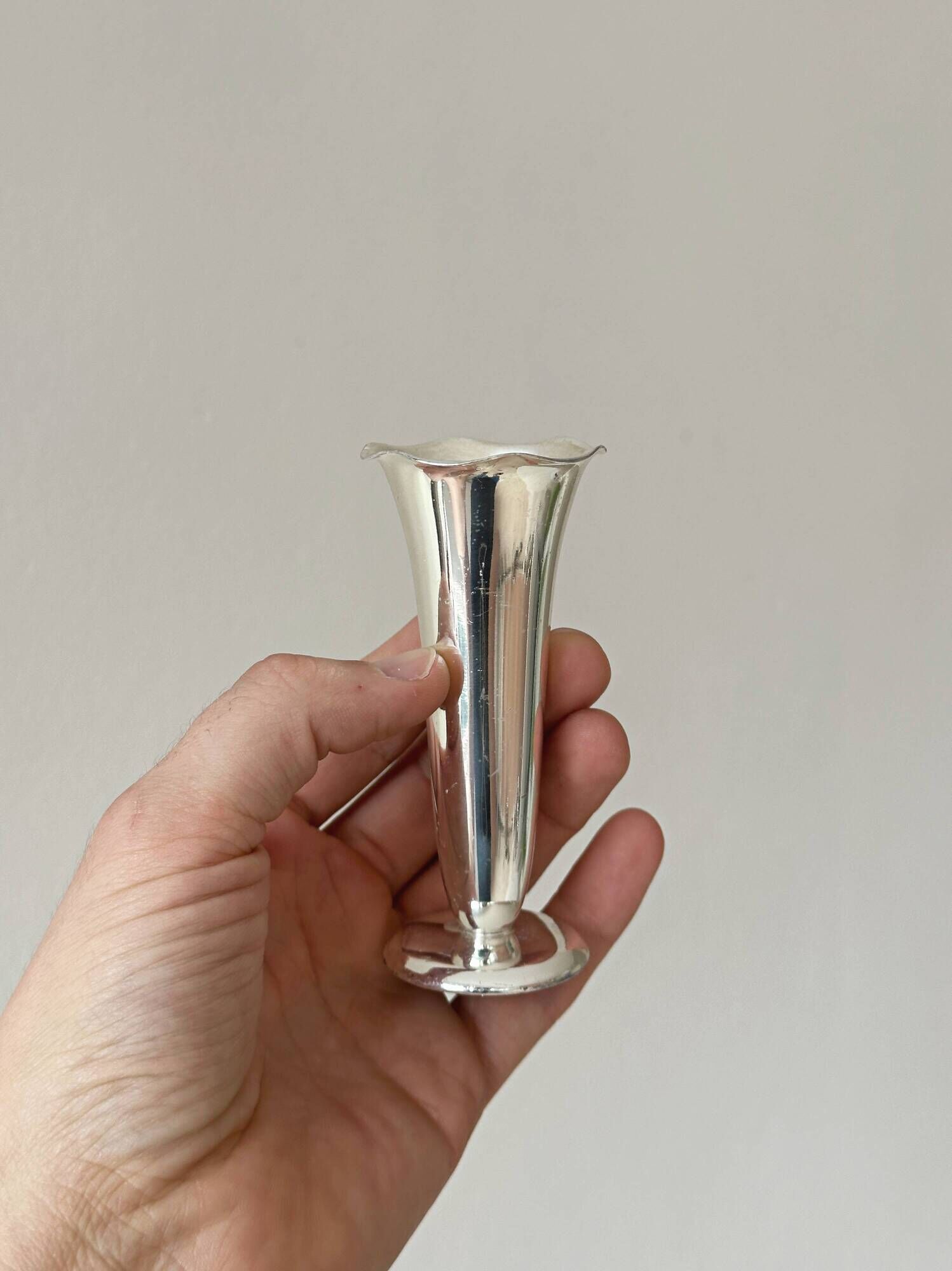 Mini metal soliflore vase, wavy corolla neck