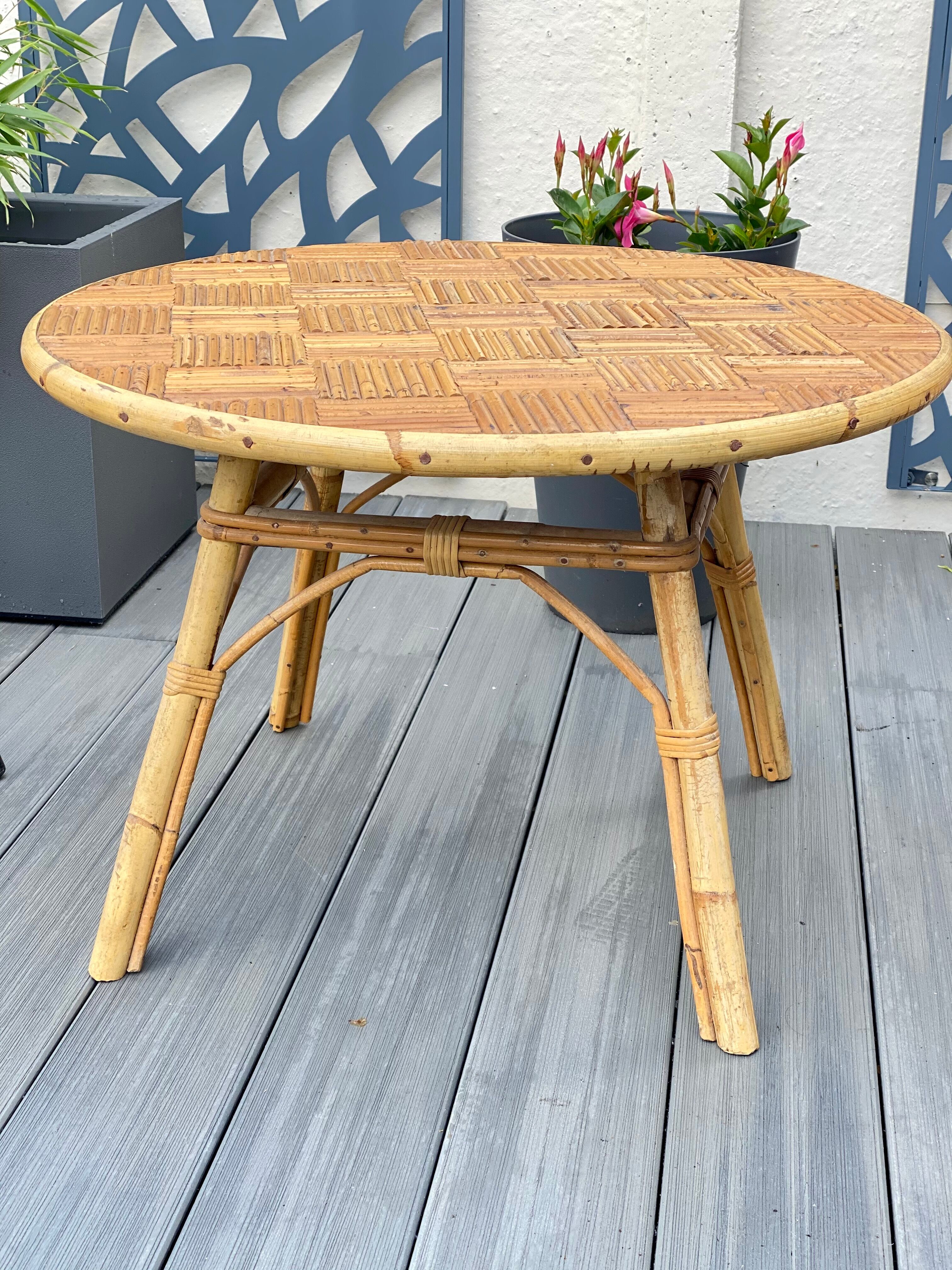 Former vintage rattan lounge