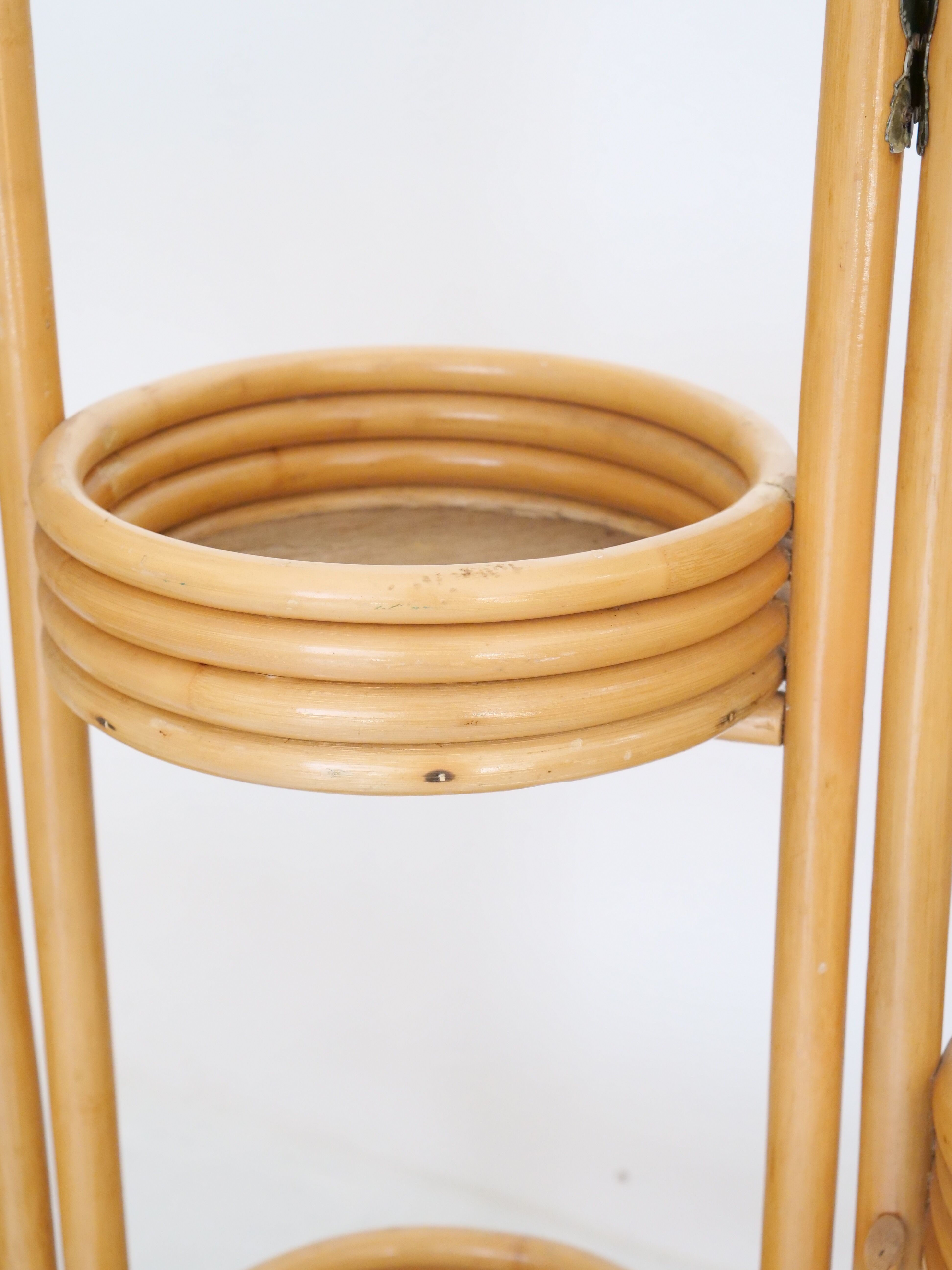 Rattan plant holder