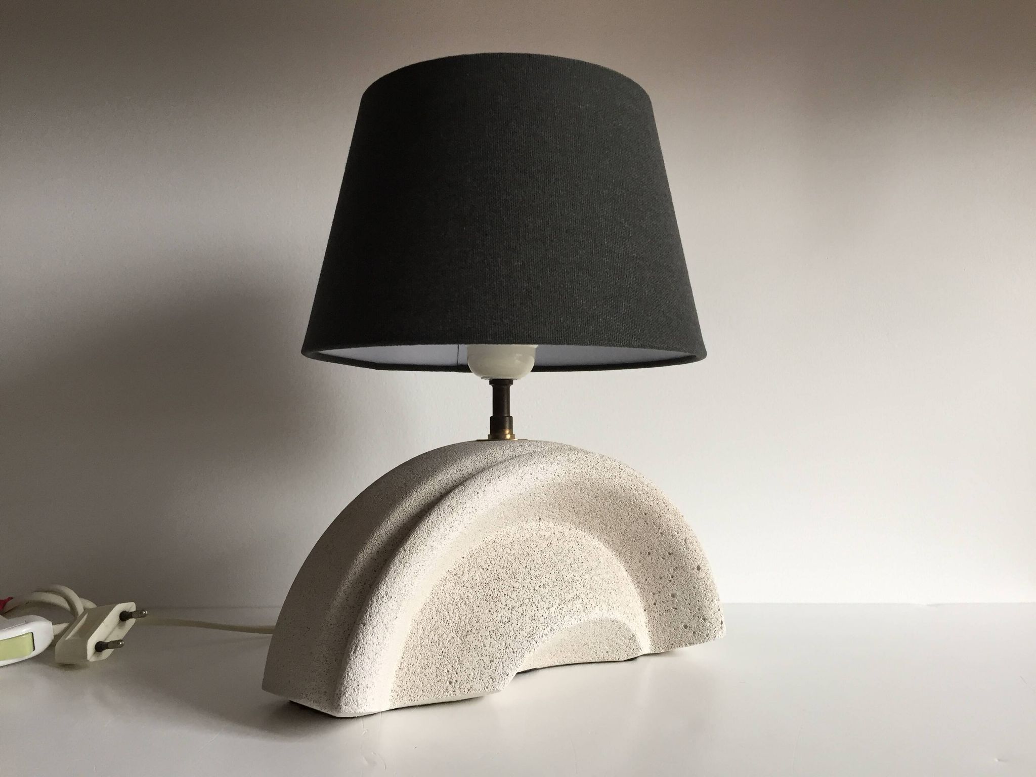 Lampe béton cellulaire façon Albert Tormos
