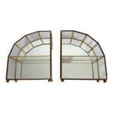 Paire de vitrines laiton doré, verre, miroir années 60