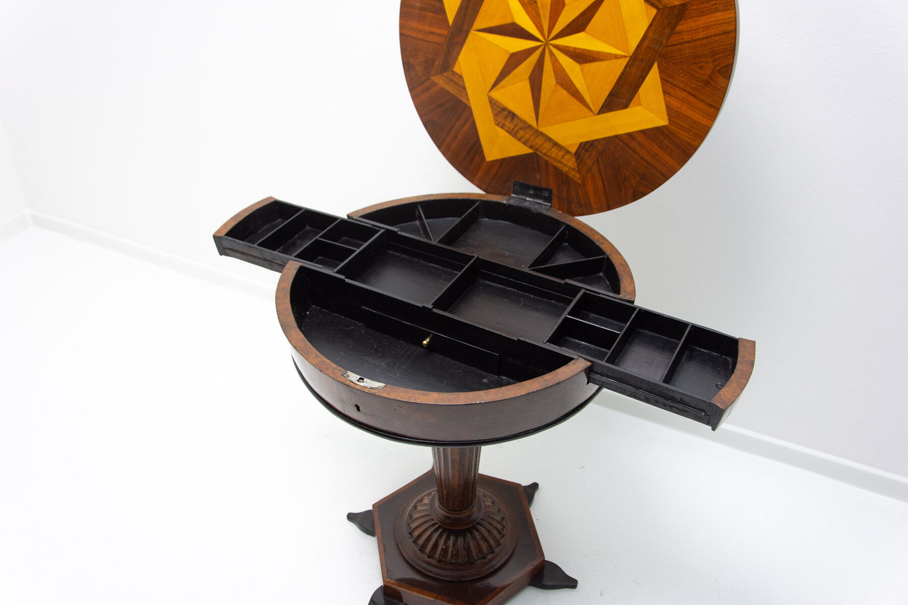 Table à cartes néo-baroque entièrement restaurée, fin du 19ème siècle, Autriche-Hongrie