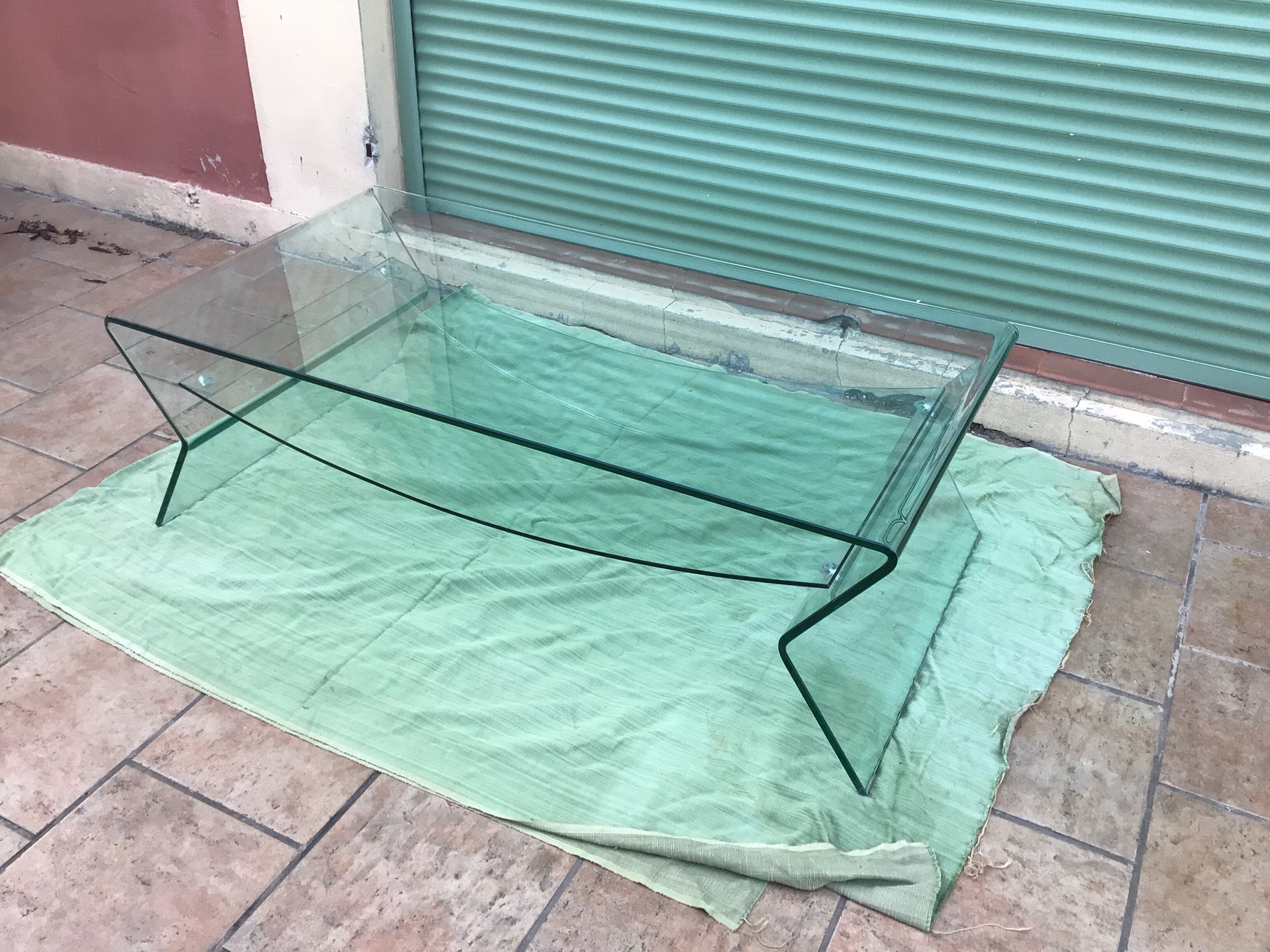 Table basse en verre courbe XXe