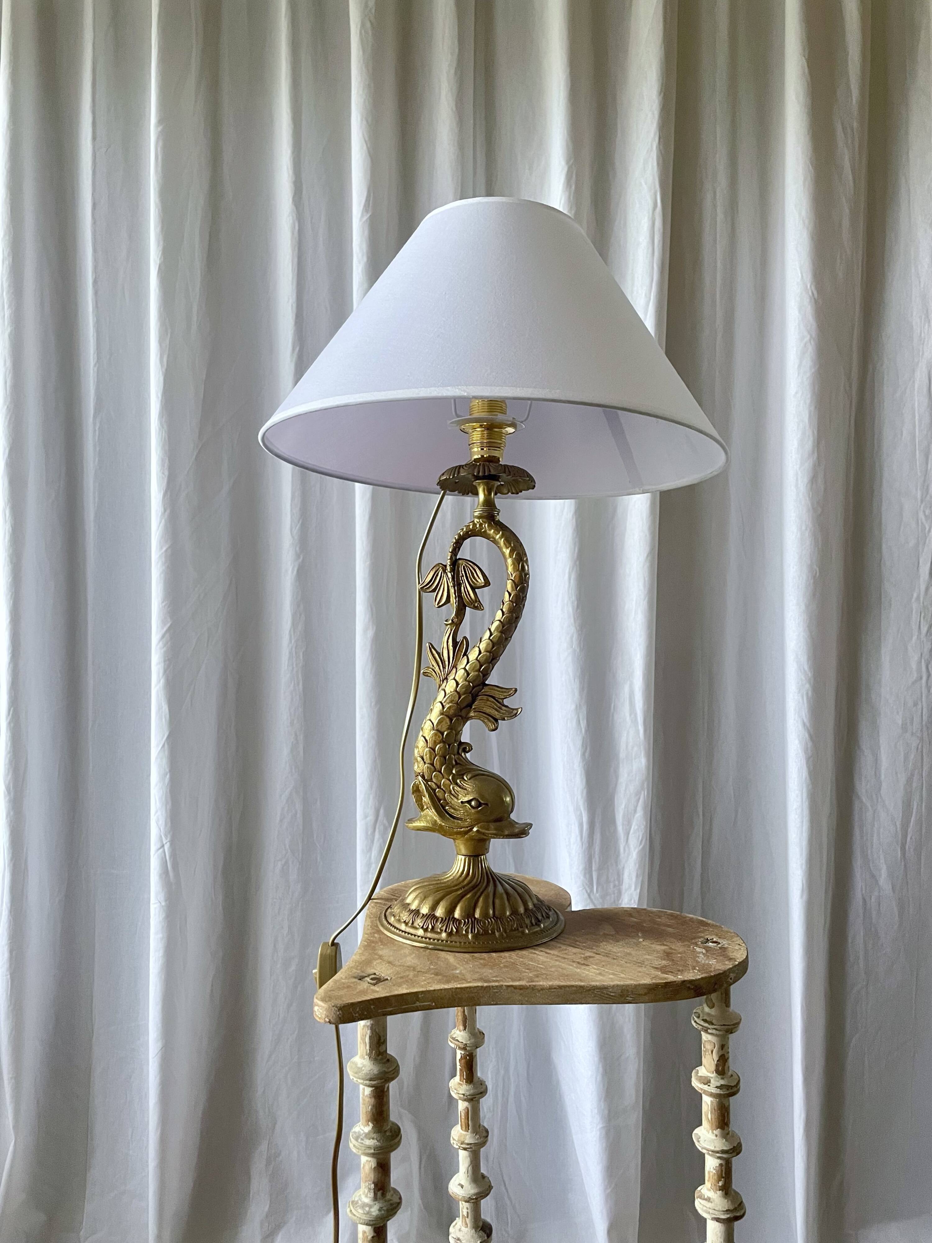 Lampe dauphin en bronze doré style Louis XV