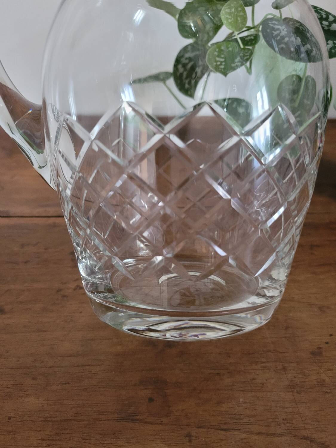 Chiseled/cut crystal pitcher
