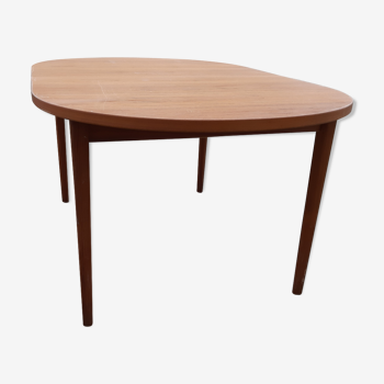 Scandinavian table