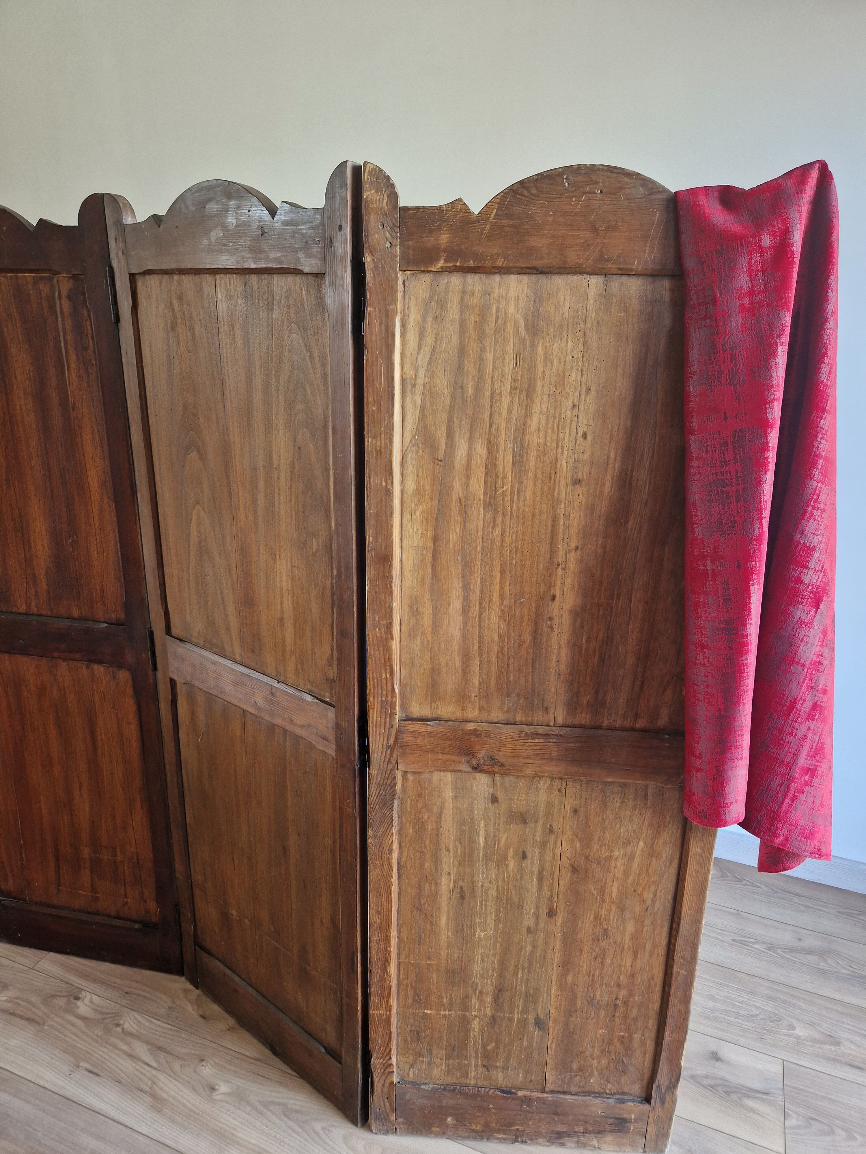 Nineteenth century wooden 4-leaf country canopy