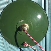 Pair of vintage hanging in green emailled tole 24 cm E14 sleeve