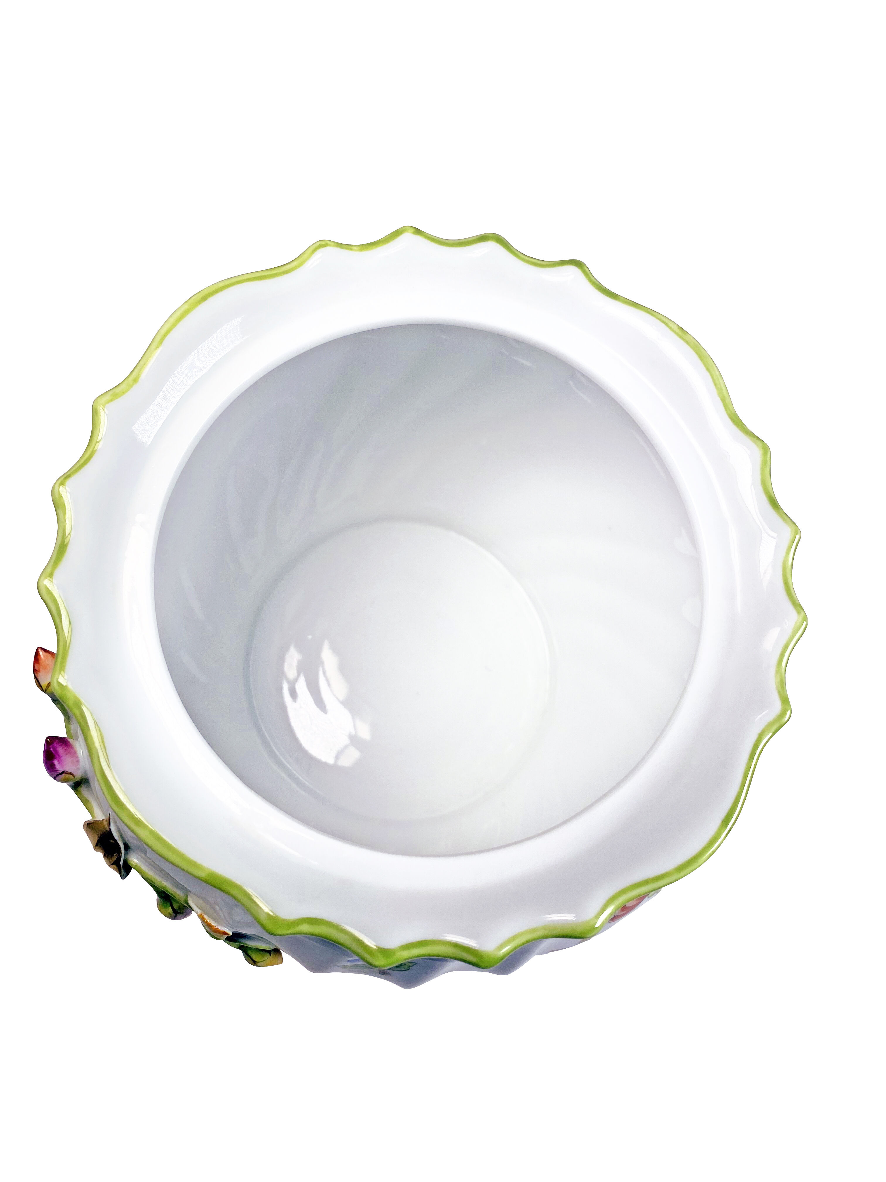 Bonbonniere in Italian porcelain from Florence, signed, Herend style, gilded with 24 carat gold