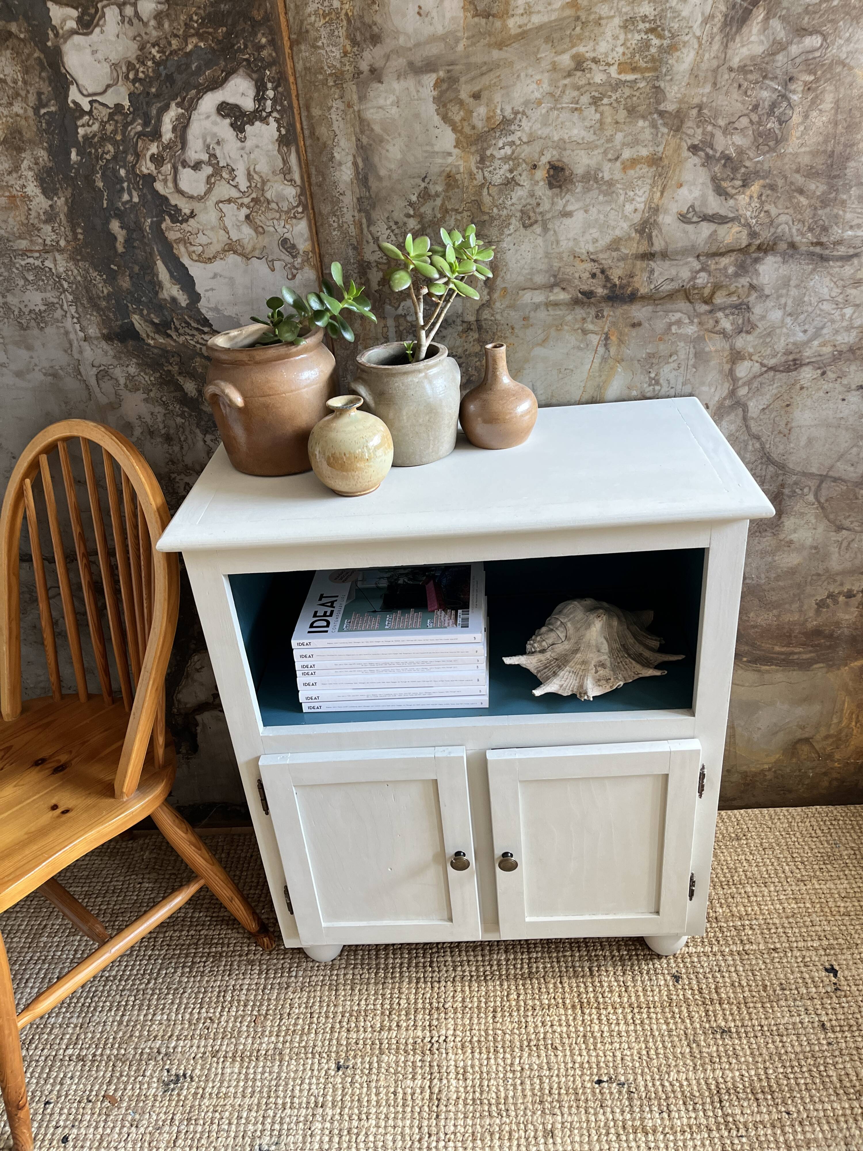 Small almond milk buffet