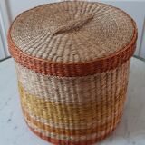 Wicker pan with vintage lid